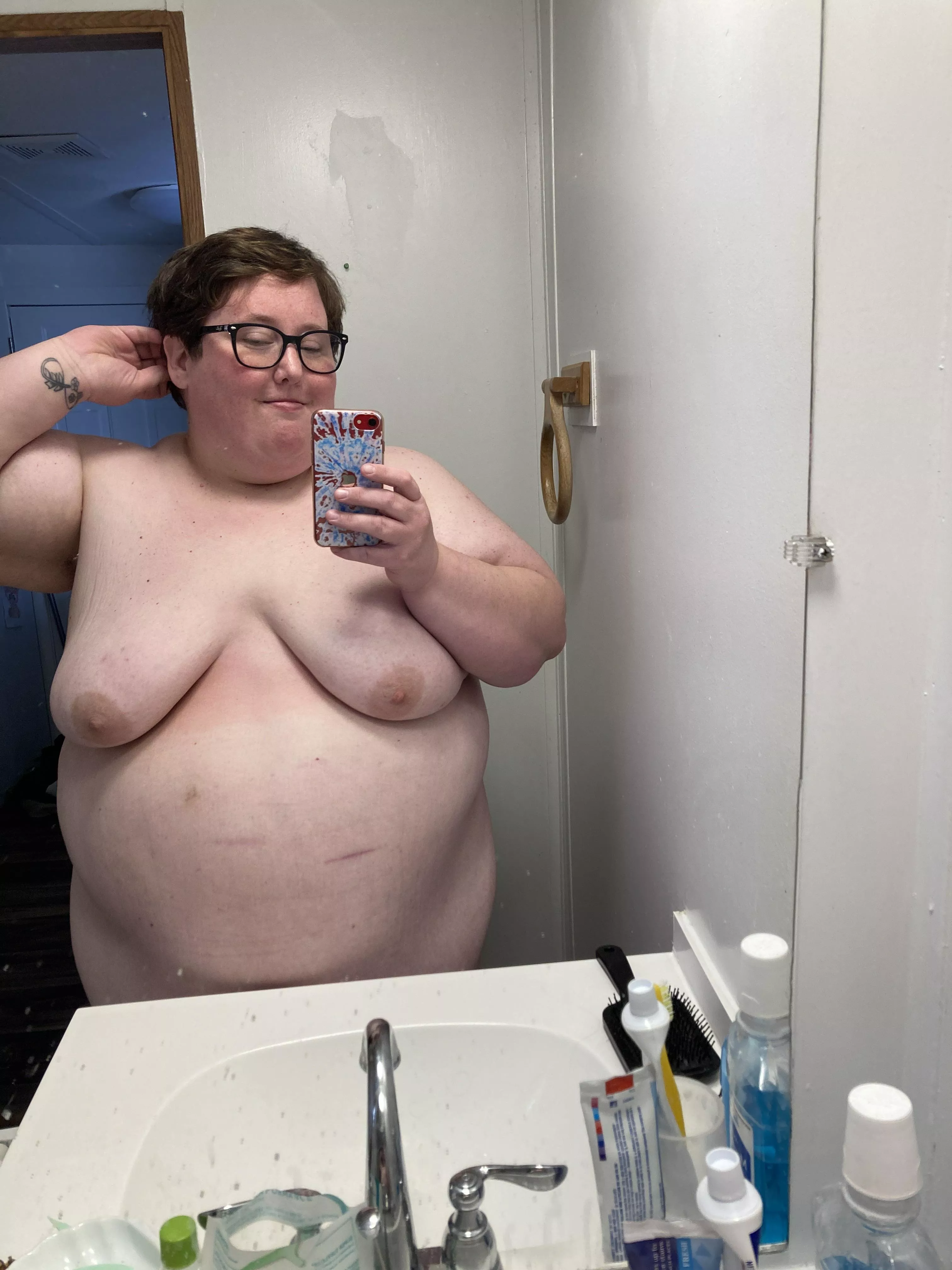 31F/5â€™4â€/380 pounds. Please be kind ðŸ’ no pms/