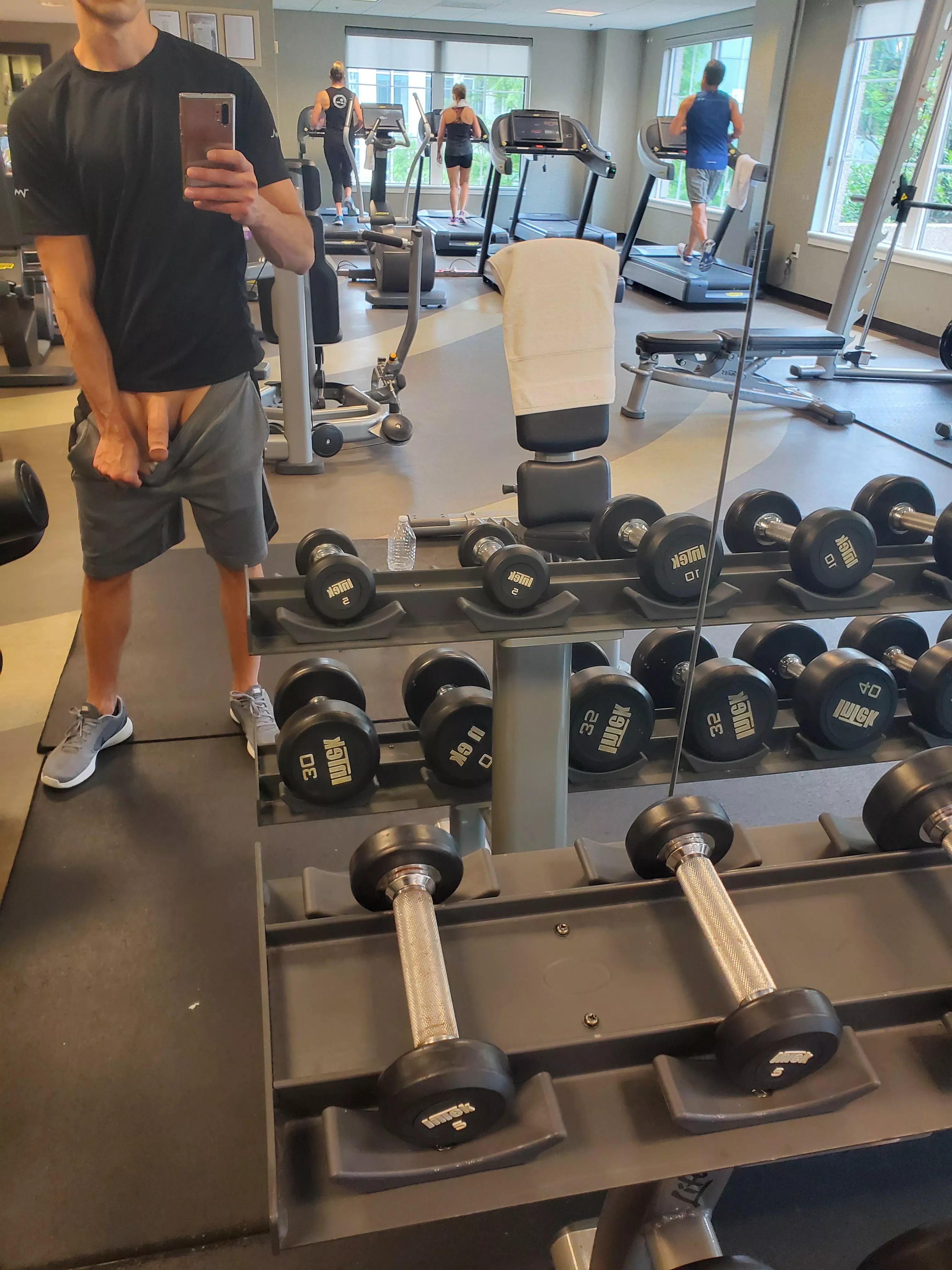 31[m] These hotel gyms always make me ðŸ˜ˆ