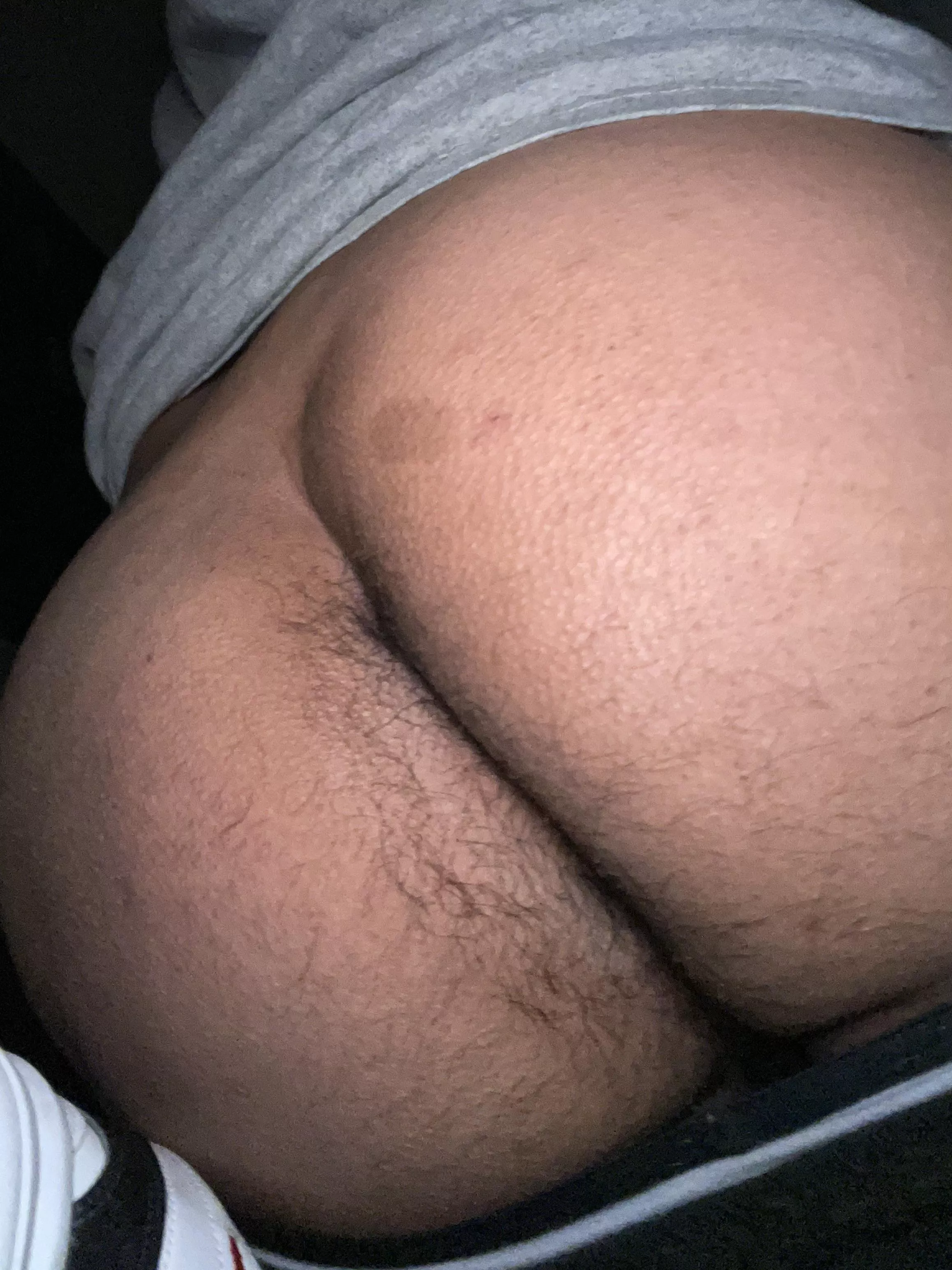 32 male tight bottom