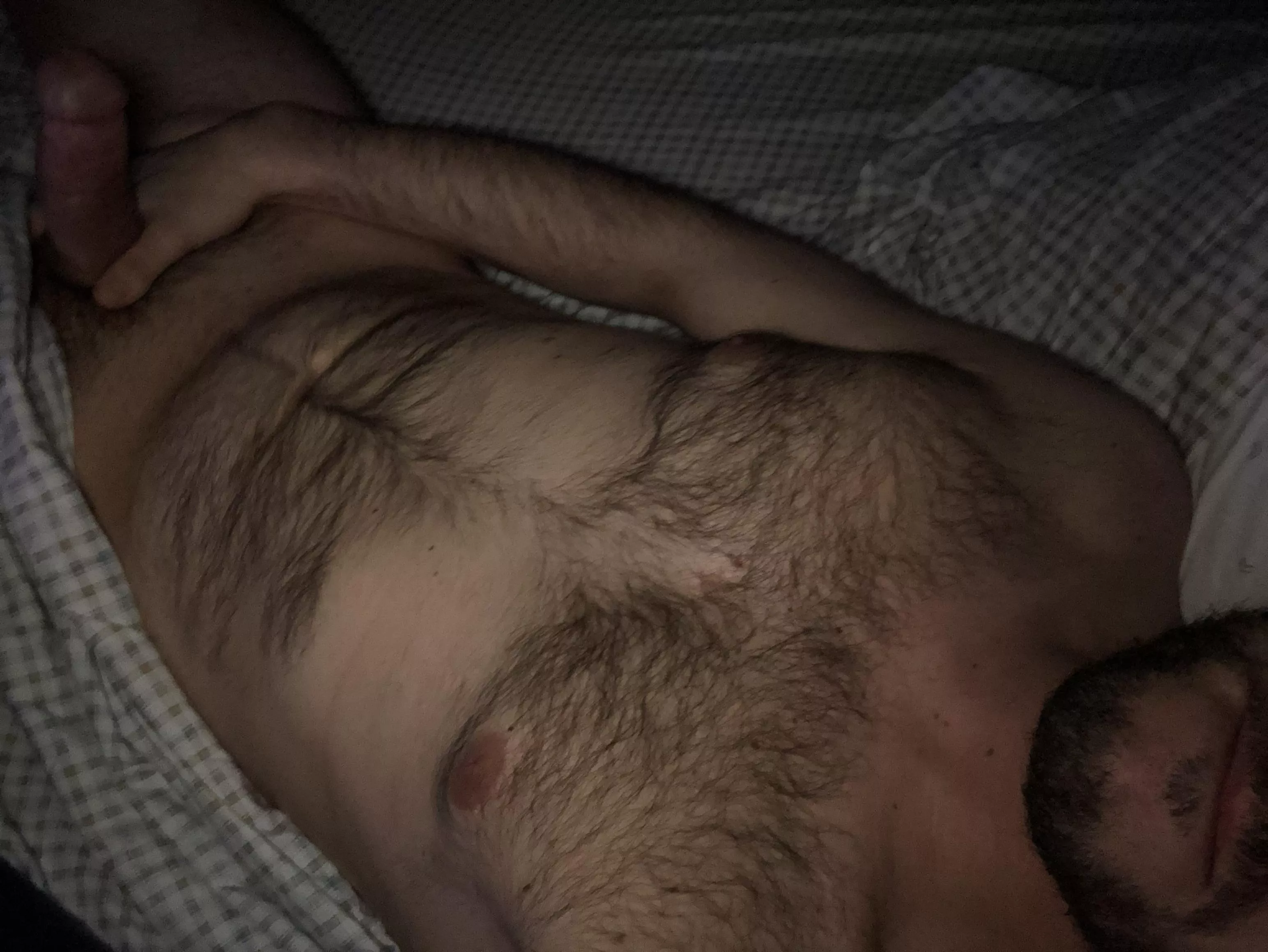 (32) One of these two things is making it hard to sleep ðŸ˜ðŸ¥µ