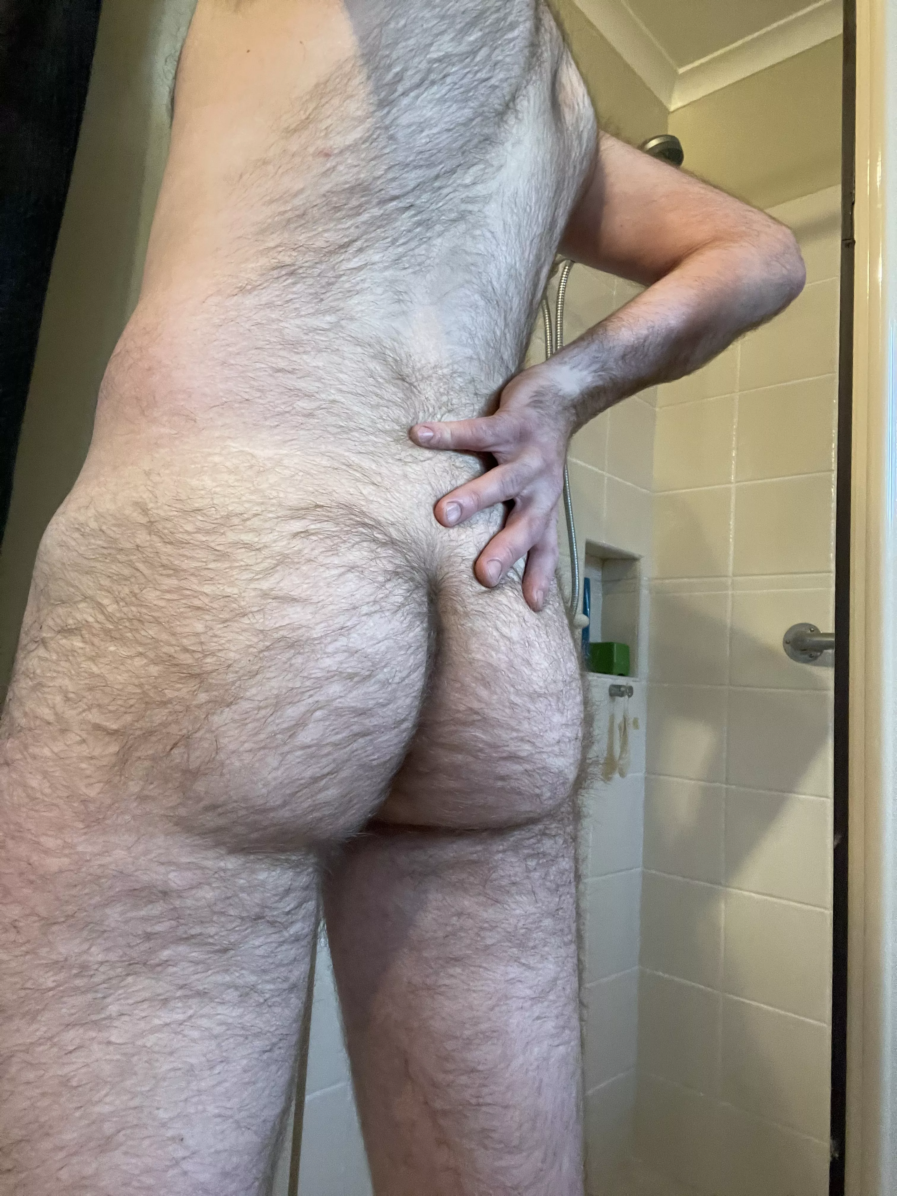 34M/90kg/6’2” don’t normally share the back view due to all the hair!