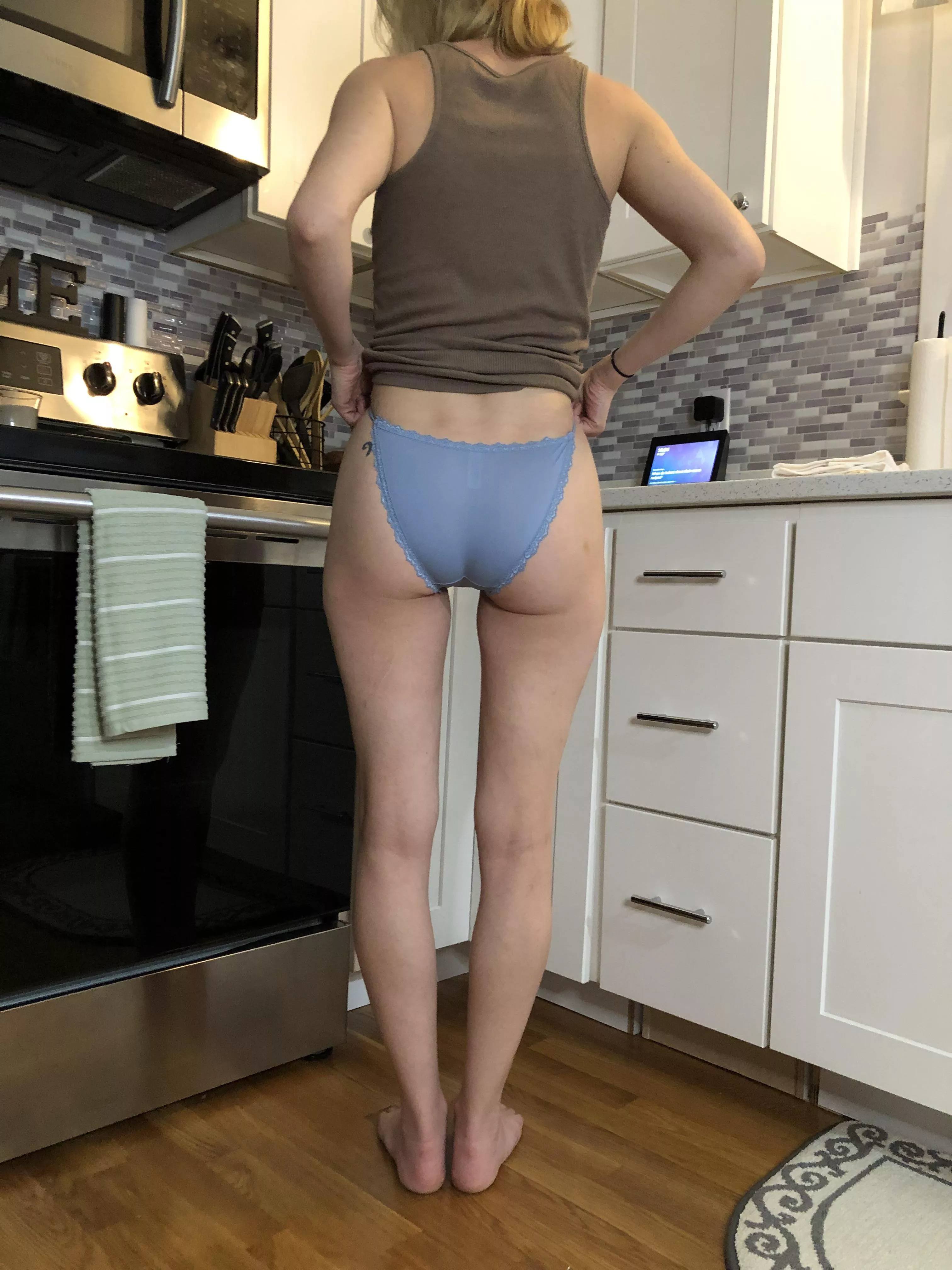 34y/o MIL[F] wondering what gets your attention first my Butt or Thighgap