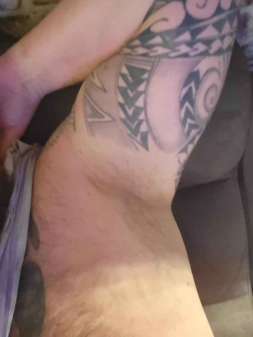 35 M uk. need sons to come sniff and lick these pits