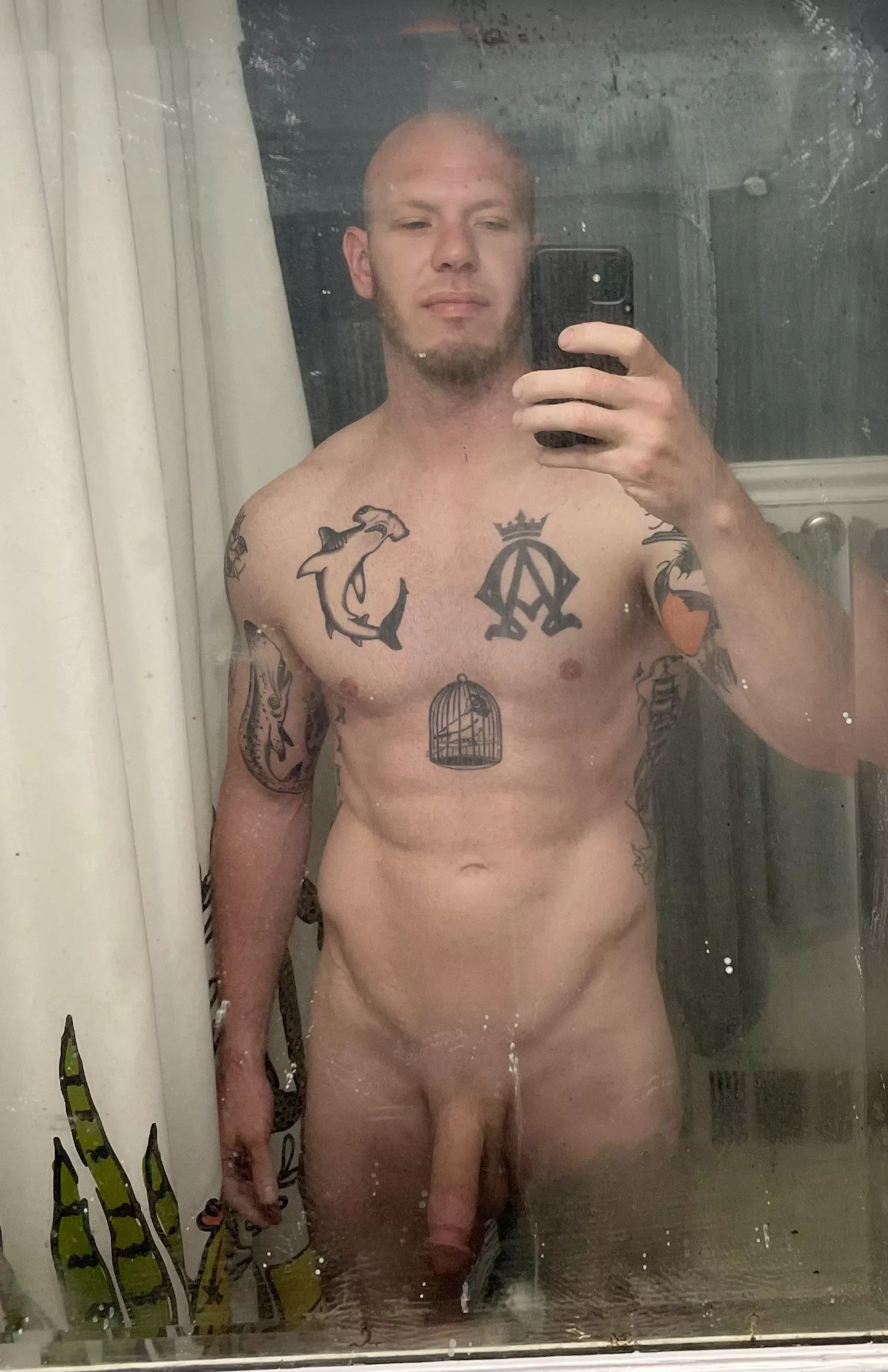 (35) Would you hook up with this dad of two?