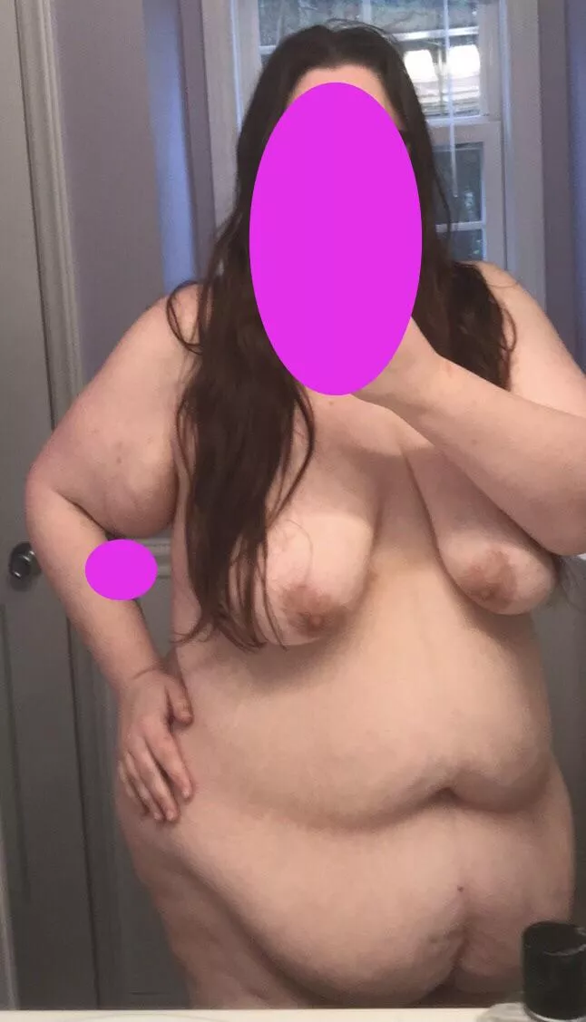 36, 5â€™6â€, 280lbs. Iâ€™ve always hated my stomach but have realized Iâ€™m still beautiful how I am