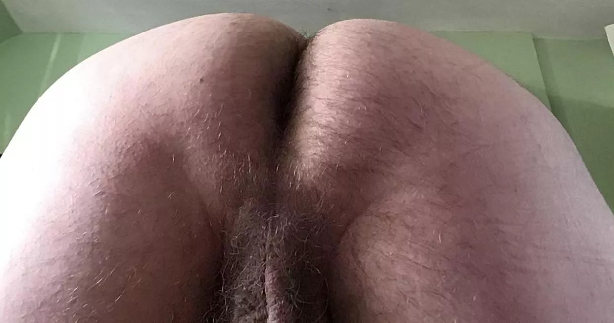 [37] Wish I was waking up to my holes being filled with cock, both at the same time preferably ðŸ˜ˆ