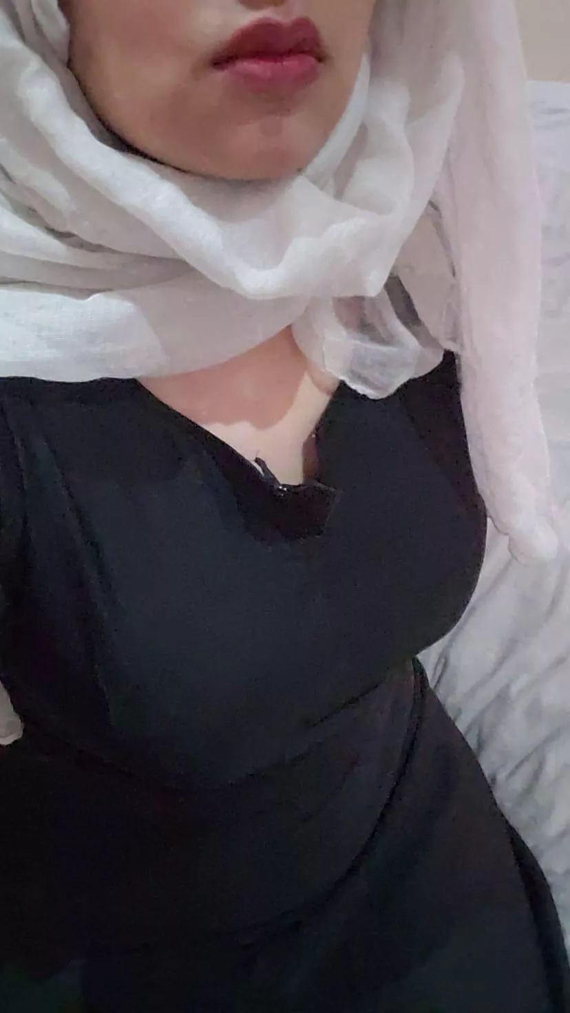 39 f uk. Do you like submissive Pakistani housewife’s