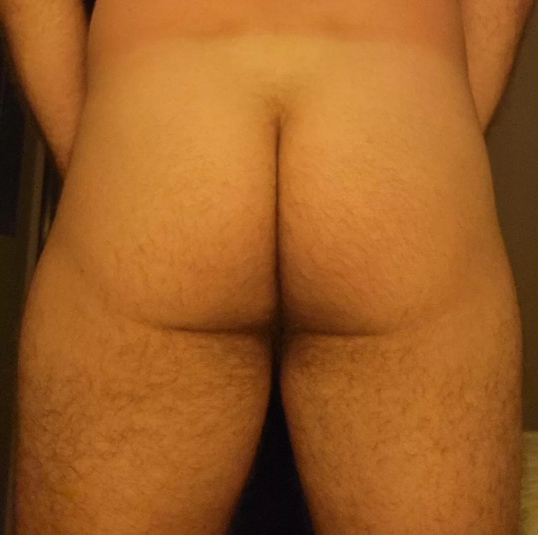 [40] my fuzzy backside