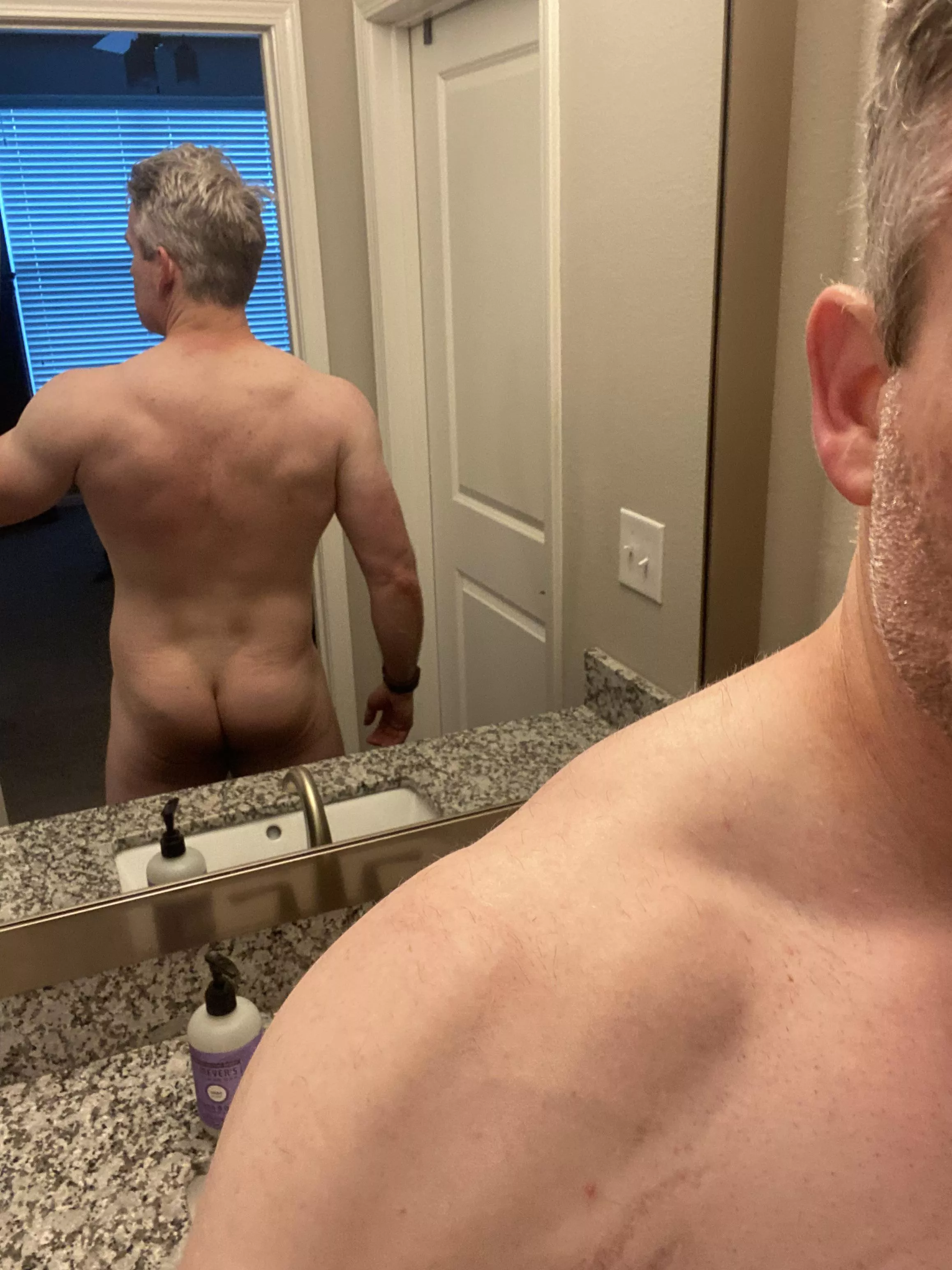 [41] About to hit this shower, anyone want to join and see the front?ðŸ˜‰