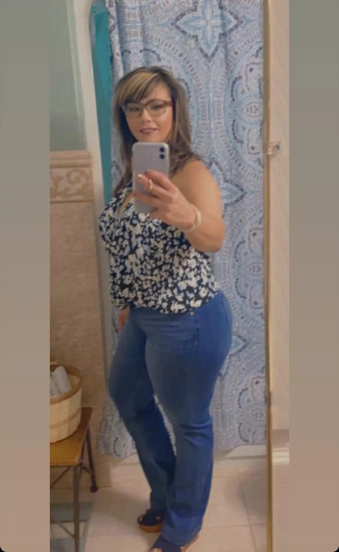 44 yo Latina milf school teacher