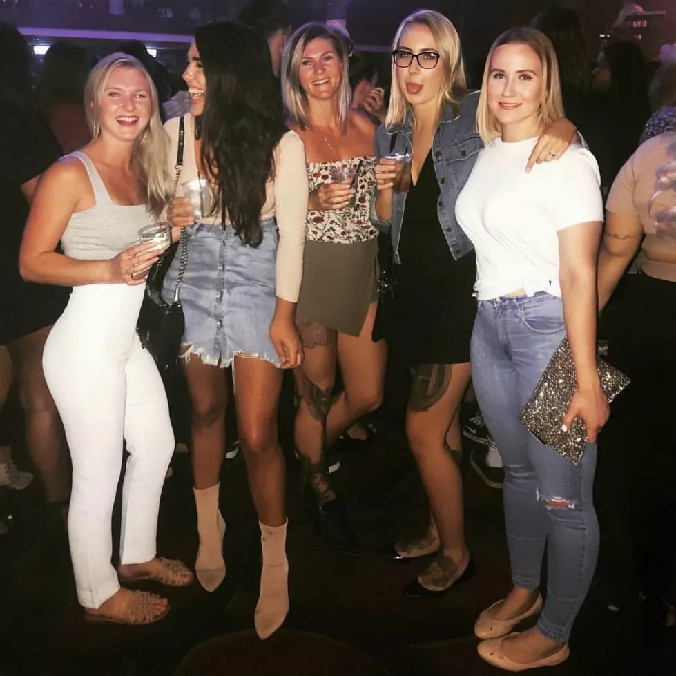 [5] Night out girls