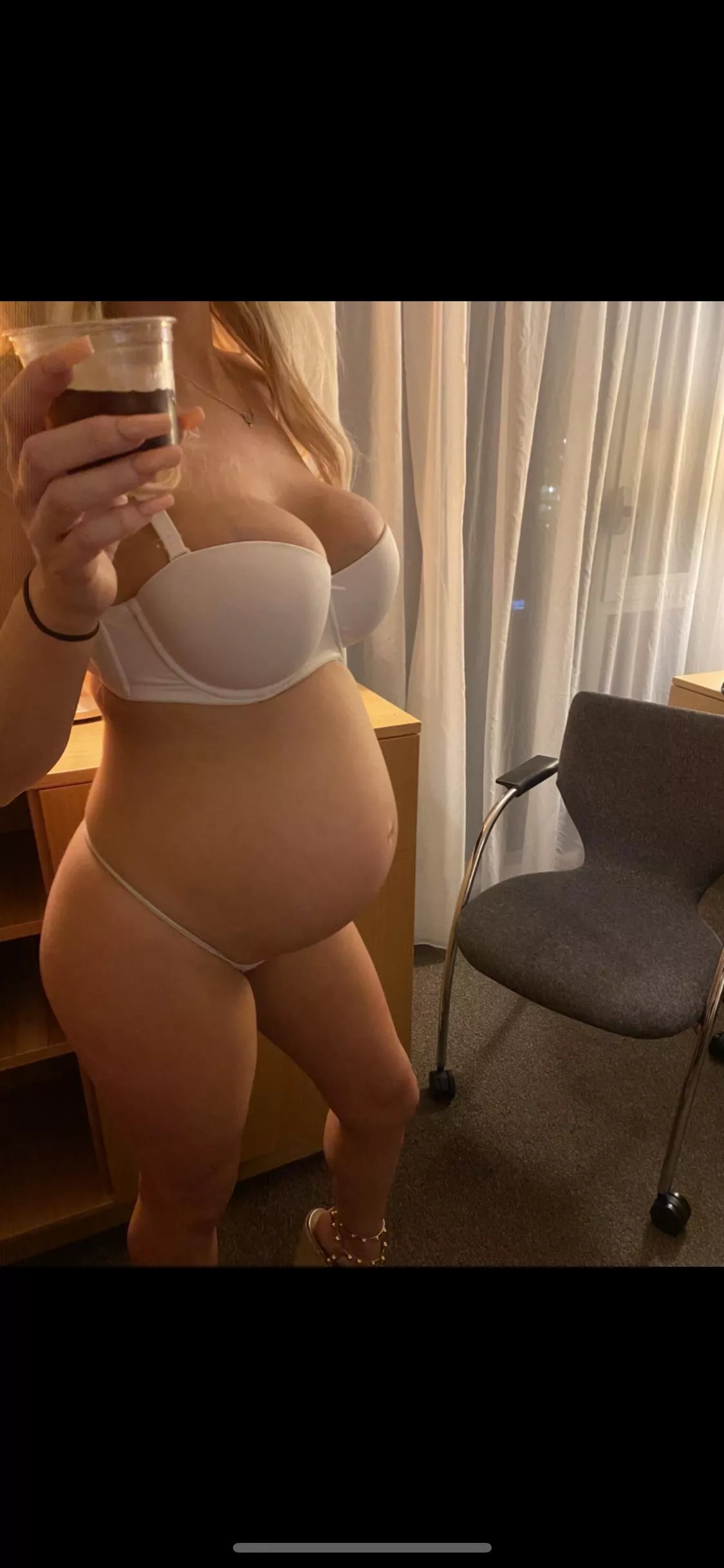 5â€™1 petite pregnant. 7 months.