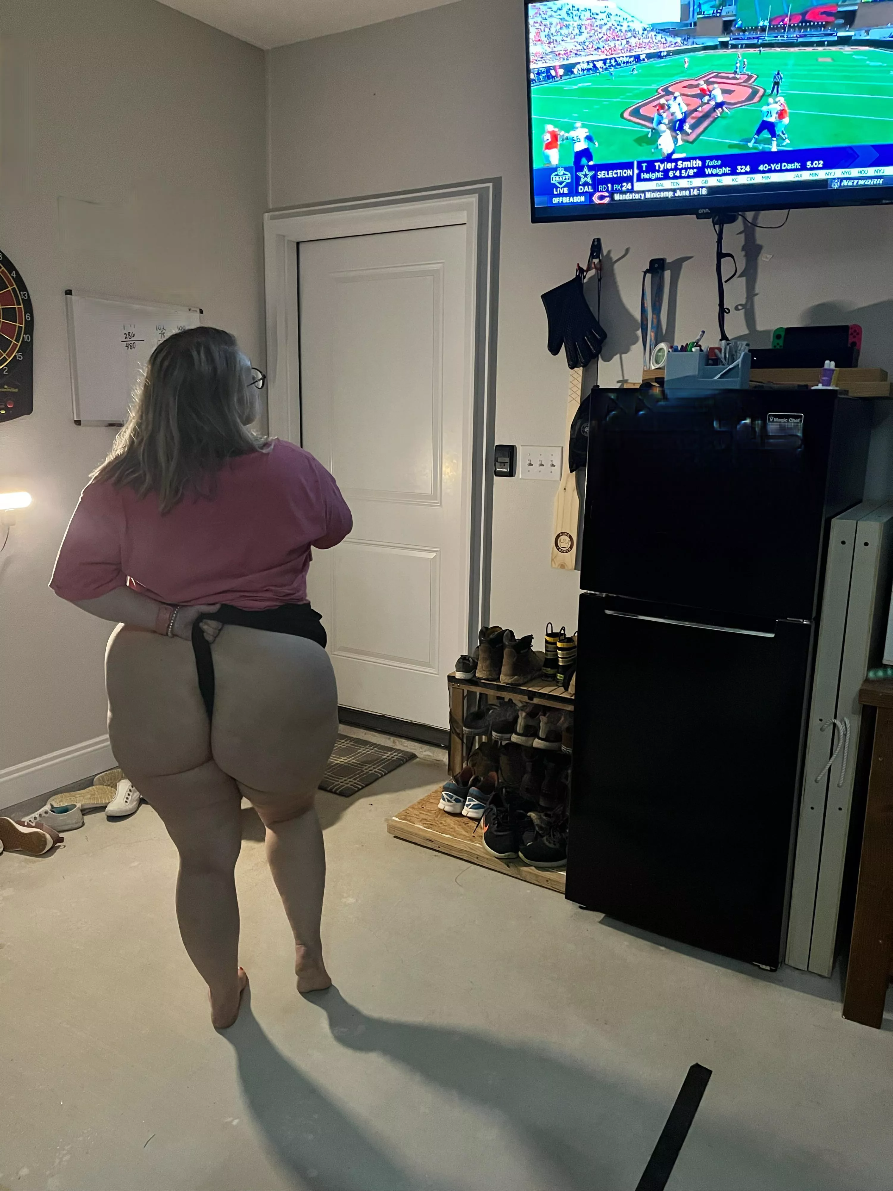 5â€™3 with a 55 inch ass