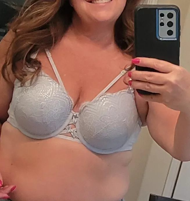 53yo mature shared mom selfie