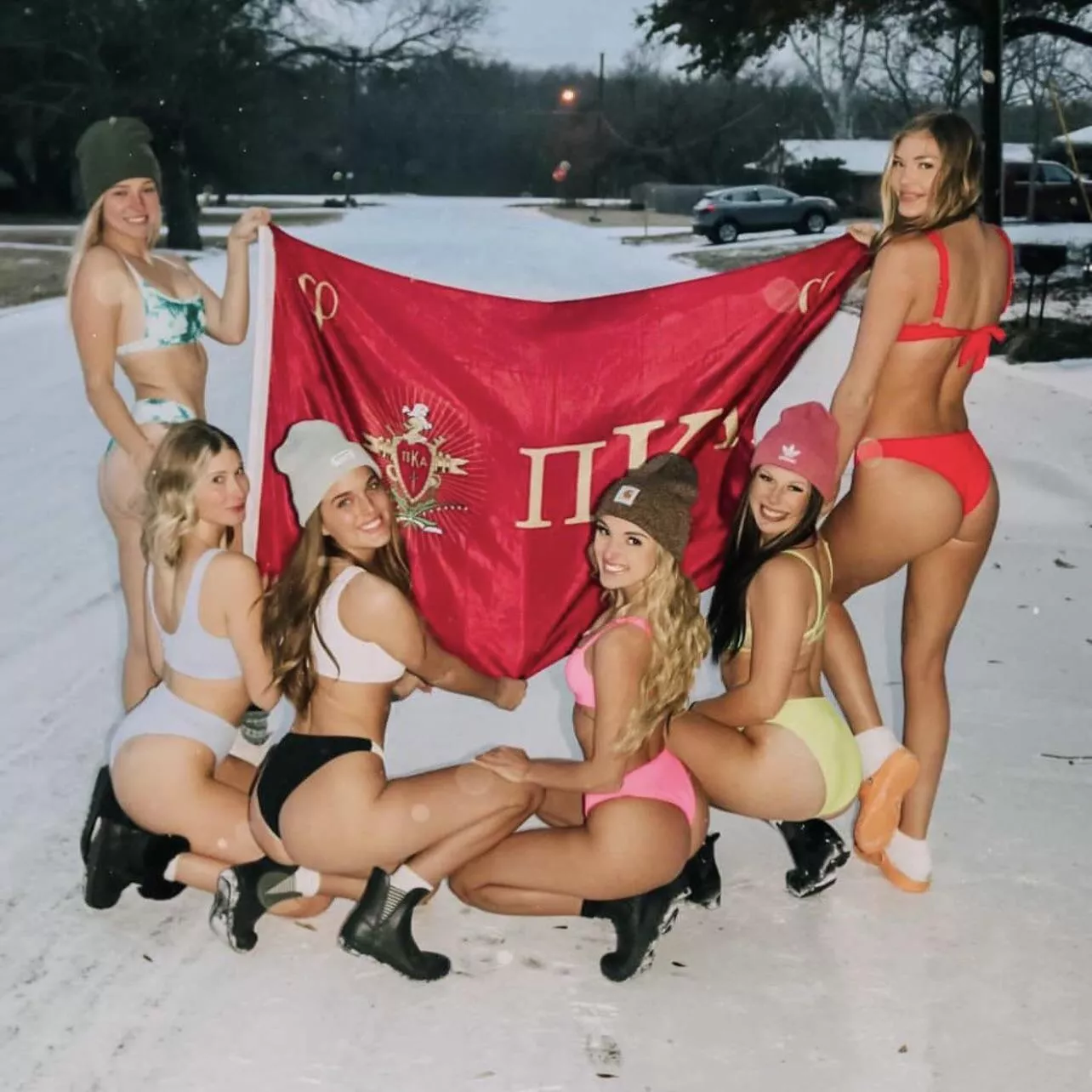 [6] Girls from Texas A&M