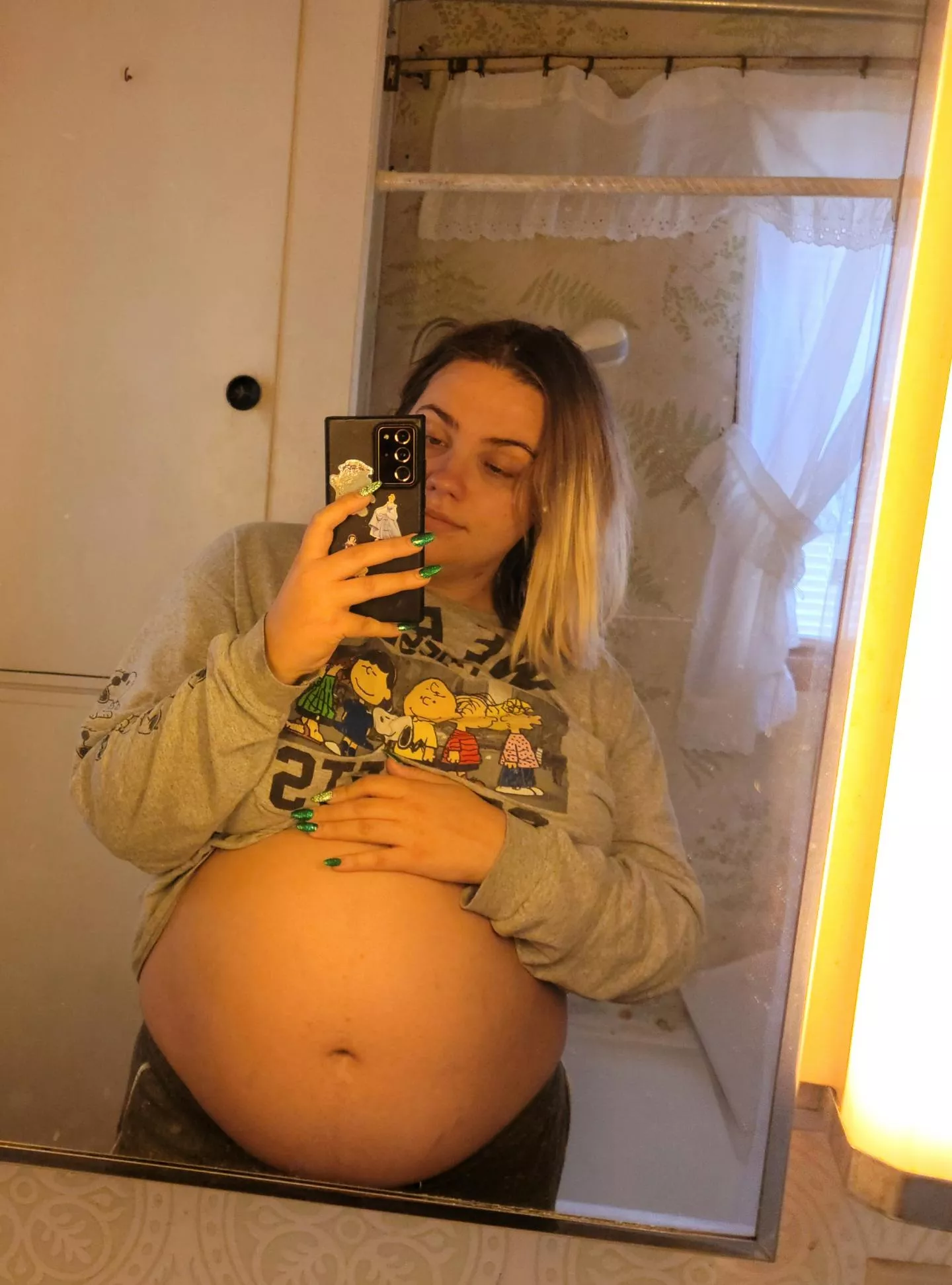 6 month pregnant bump 💗 dm me for content prices$$