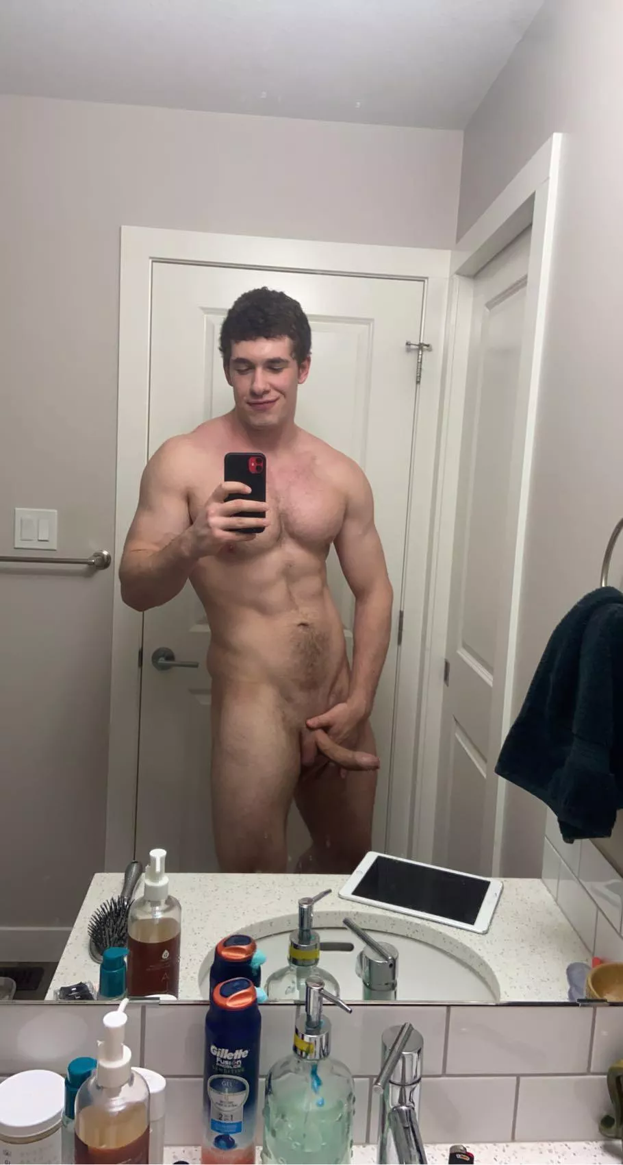 6â€™4â€ 220lbs and ready to pound your ass