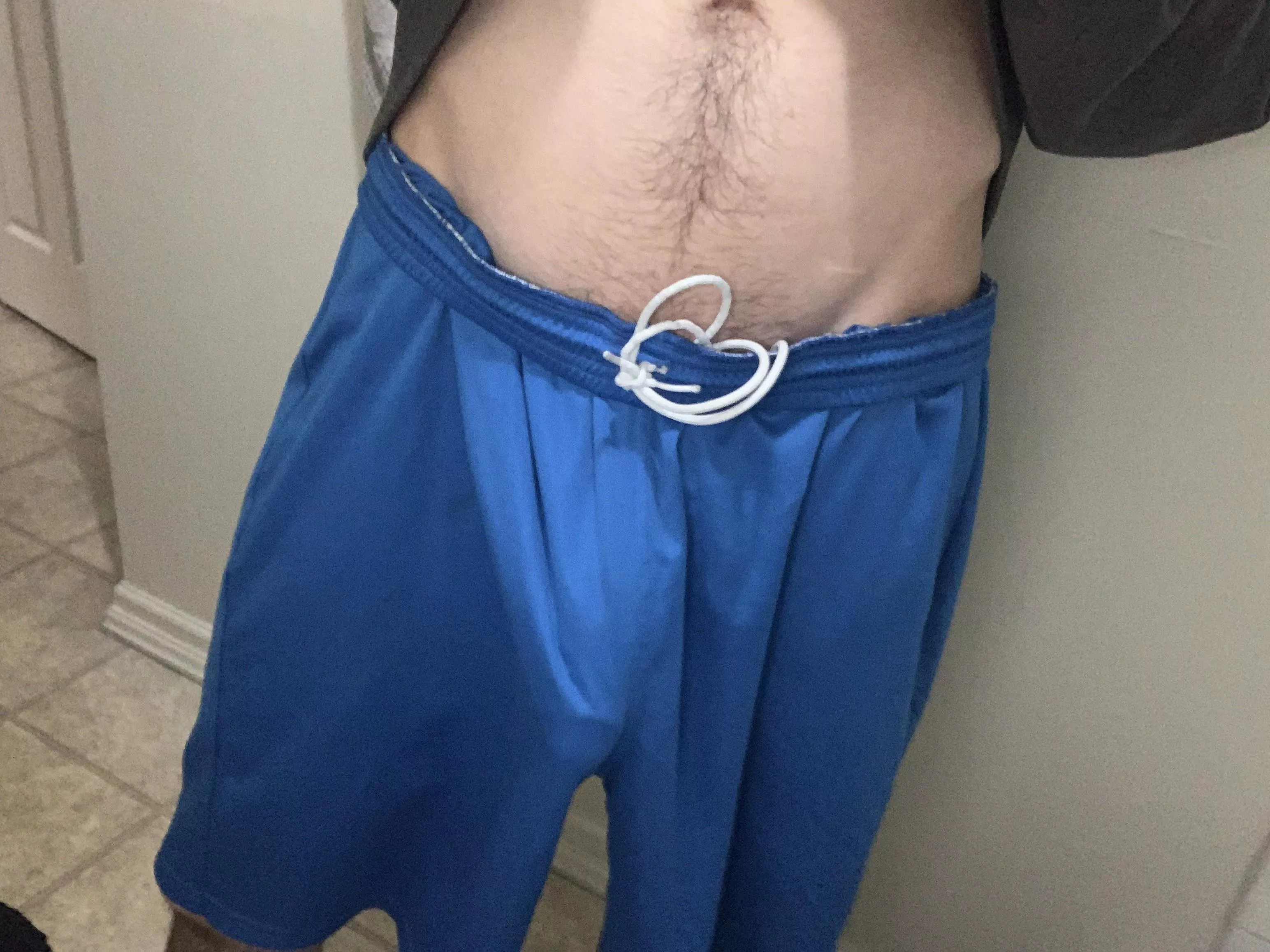 6ft 130lb 21yrs old. Is it a bwc?