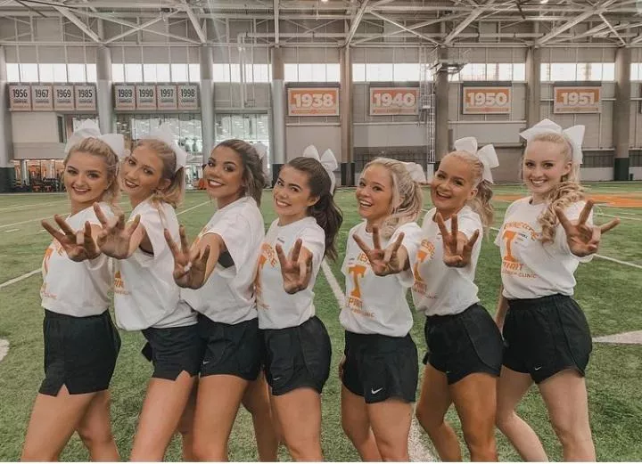 [7] Tennessee Univ. Cheerleaders