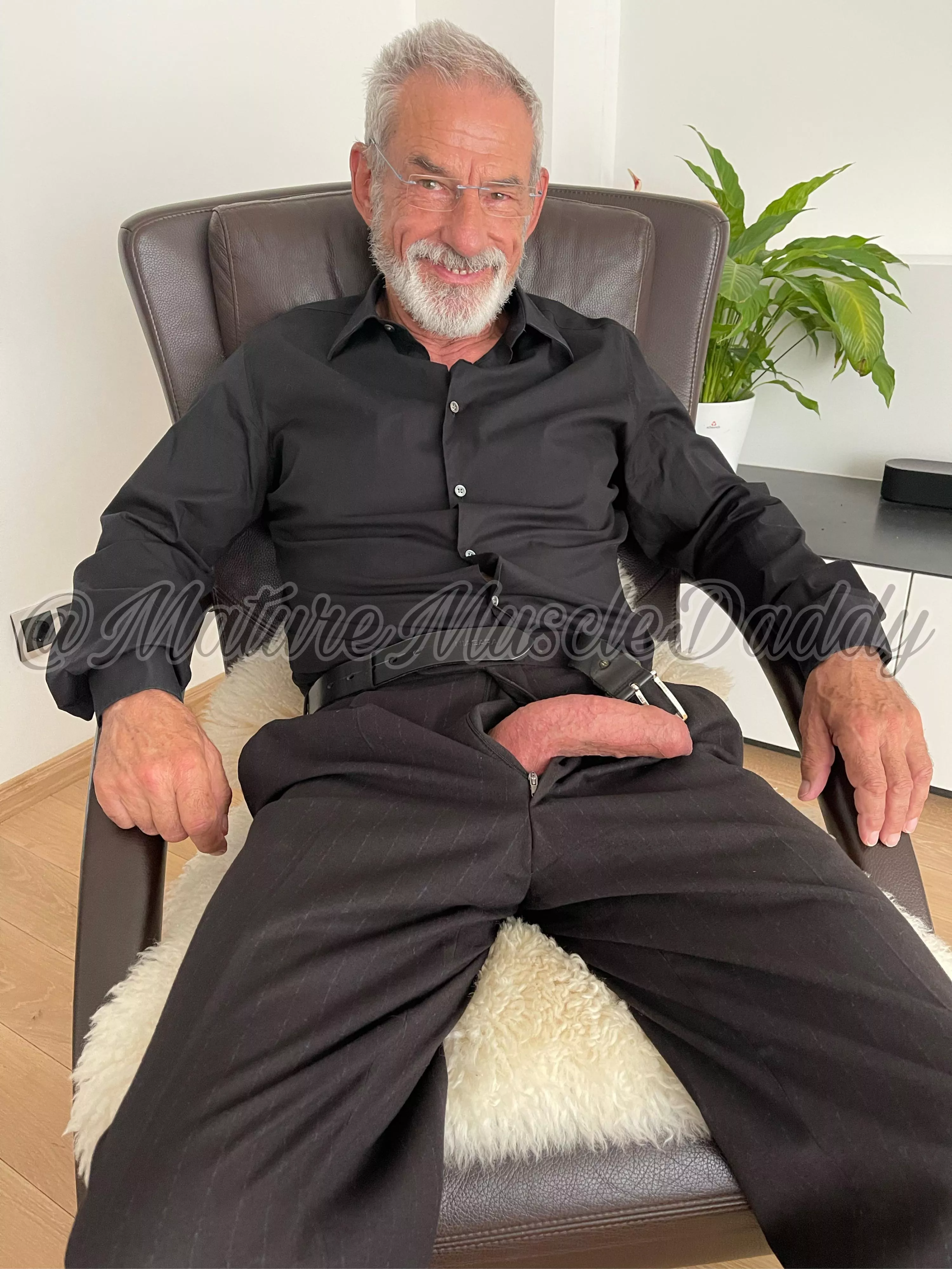 (74) Daddy is ready! Are you too…?