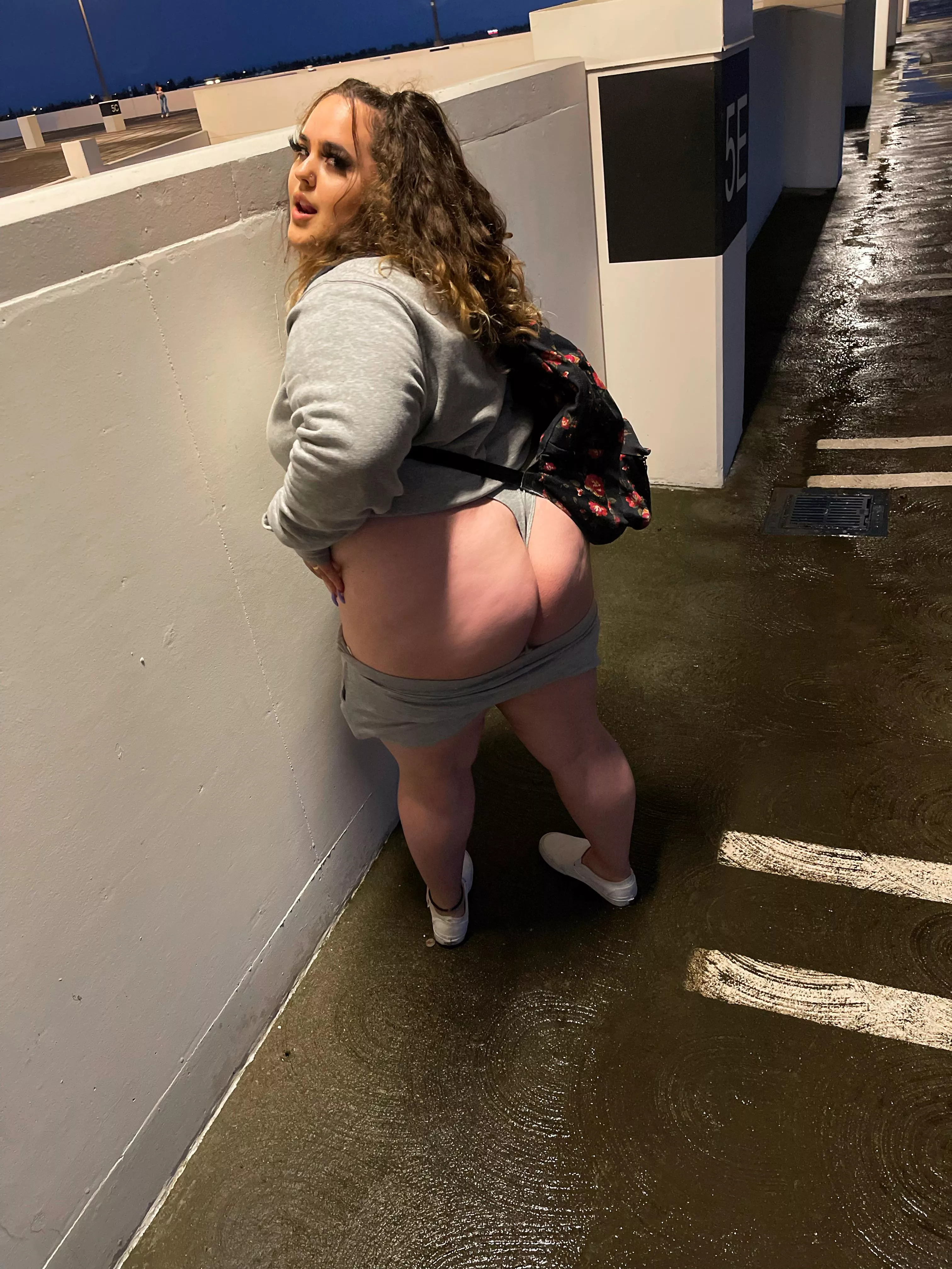 A big booty to be appreciated on campus 😉