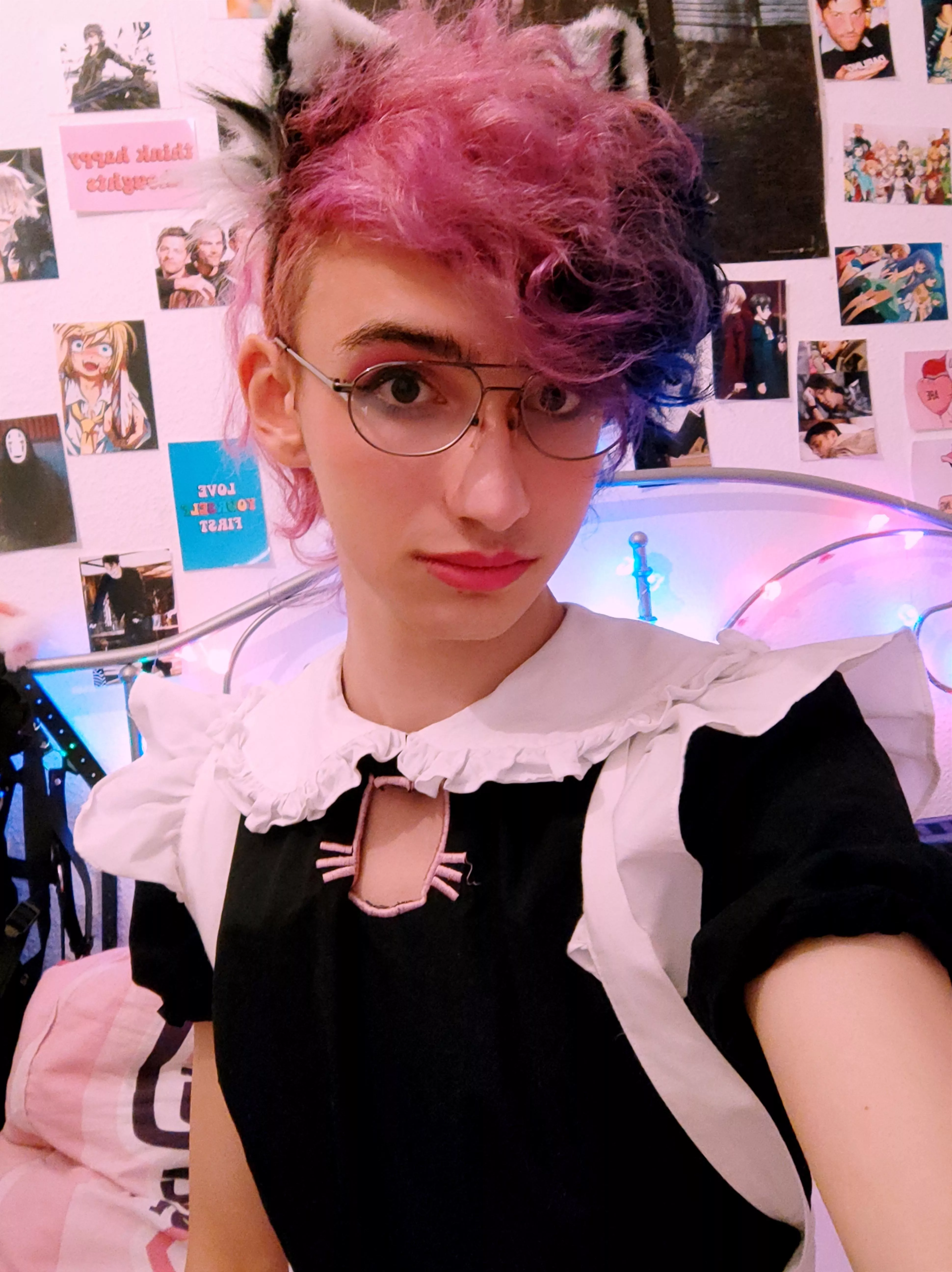 A Friend did my Makeup!!! And I was allowed to wear her Maid dress!! How do you like the outcome?