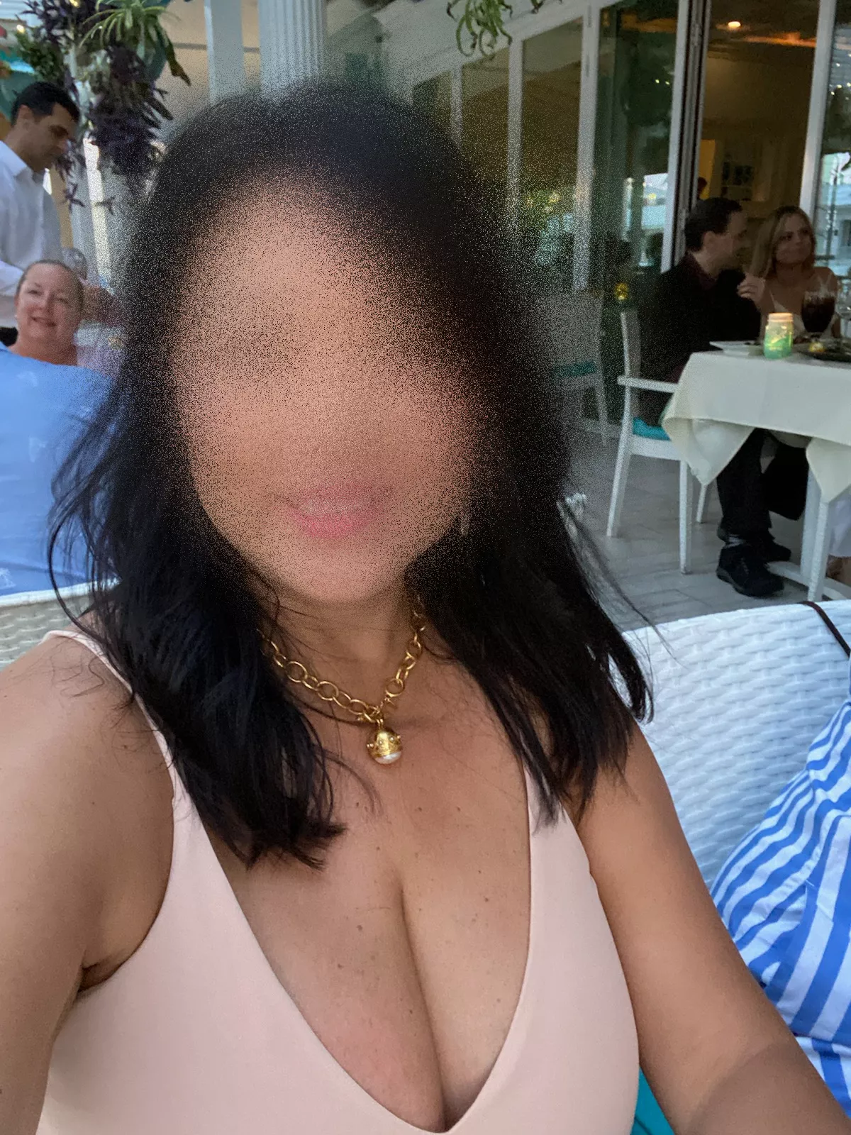 A non-nude cleavage shot. Do you like?