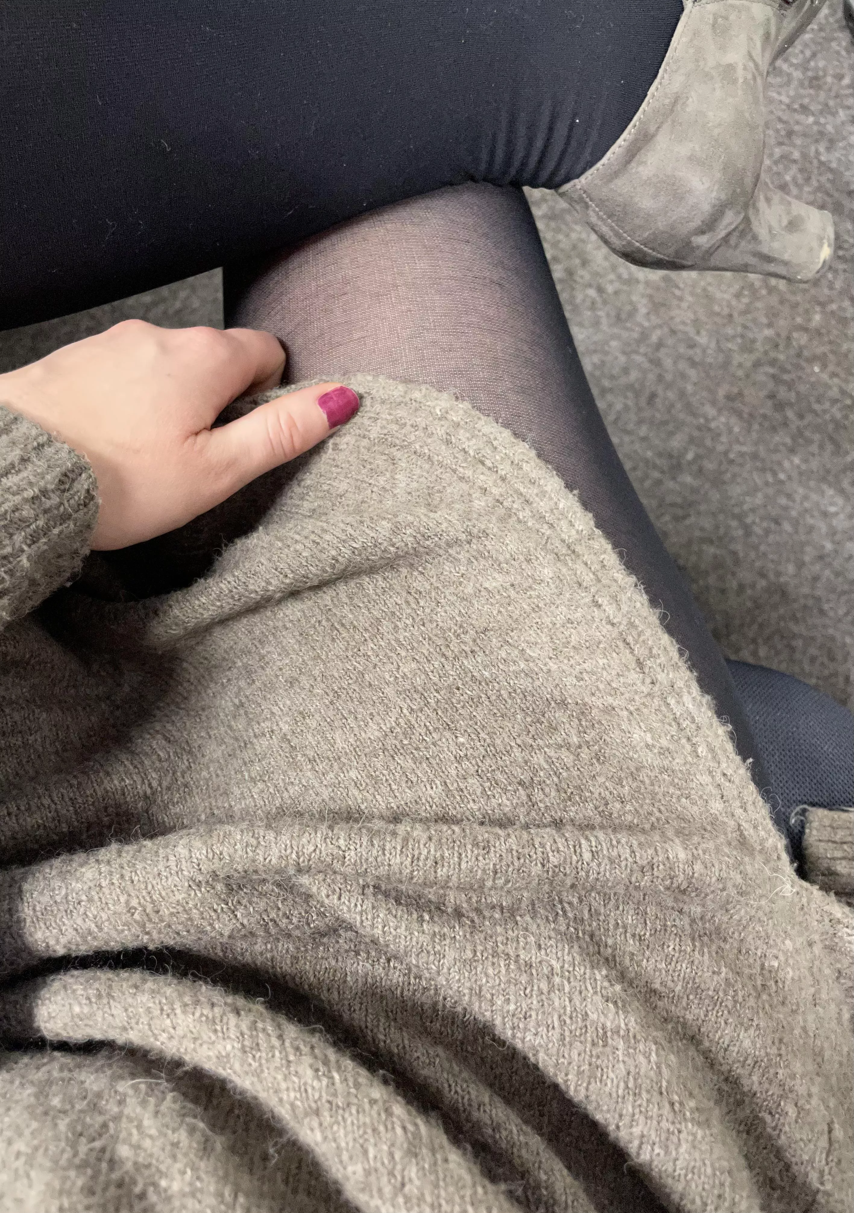 A quick peak of my pantyhose under my dress ðŸ–¤