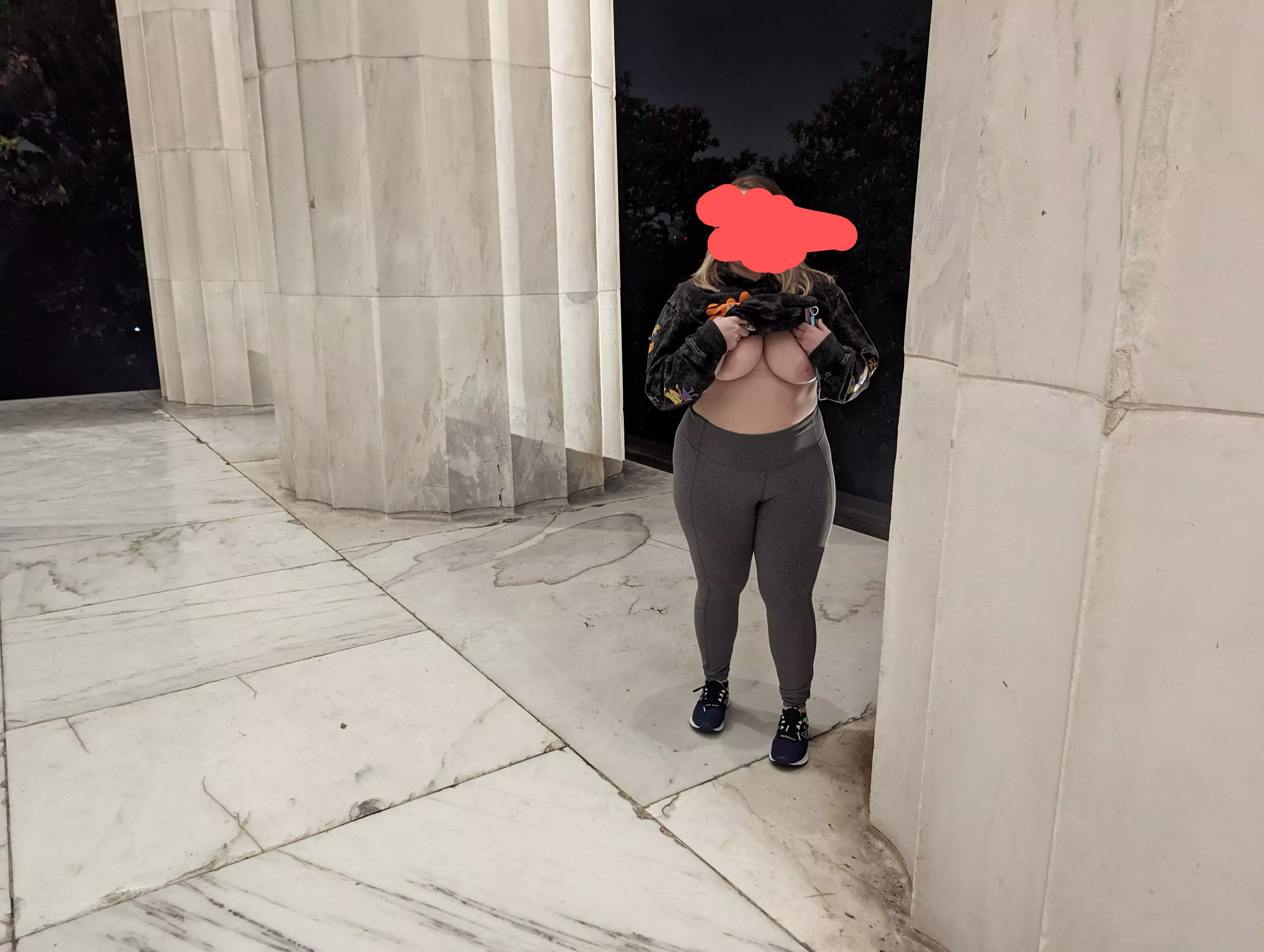 A risky [F]lash at the Lincoln Memorial