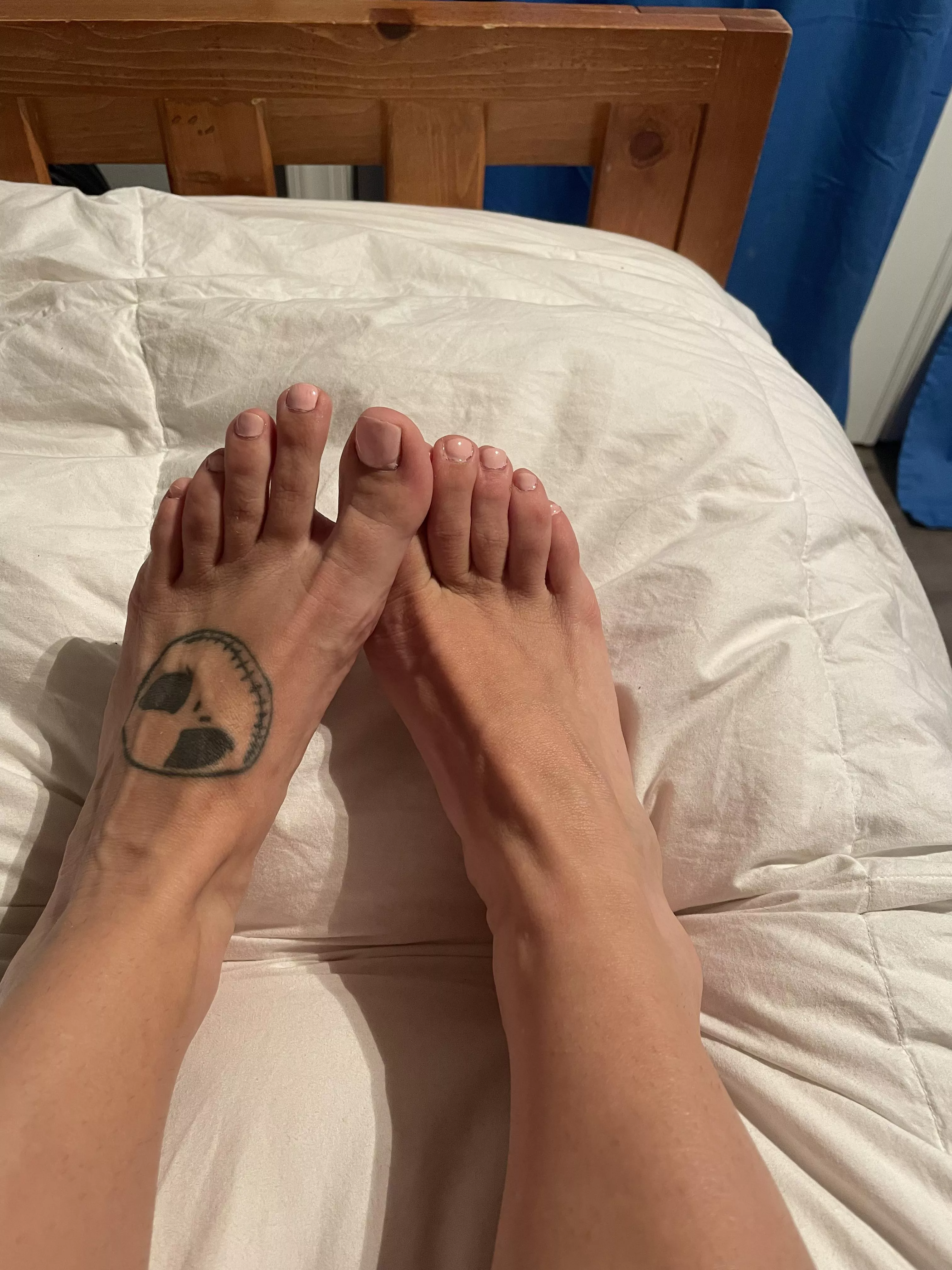 After a long day at work can somebody give me a foot massage?