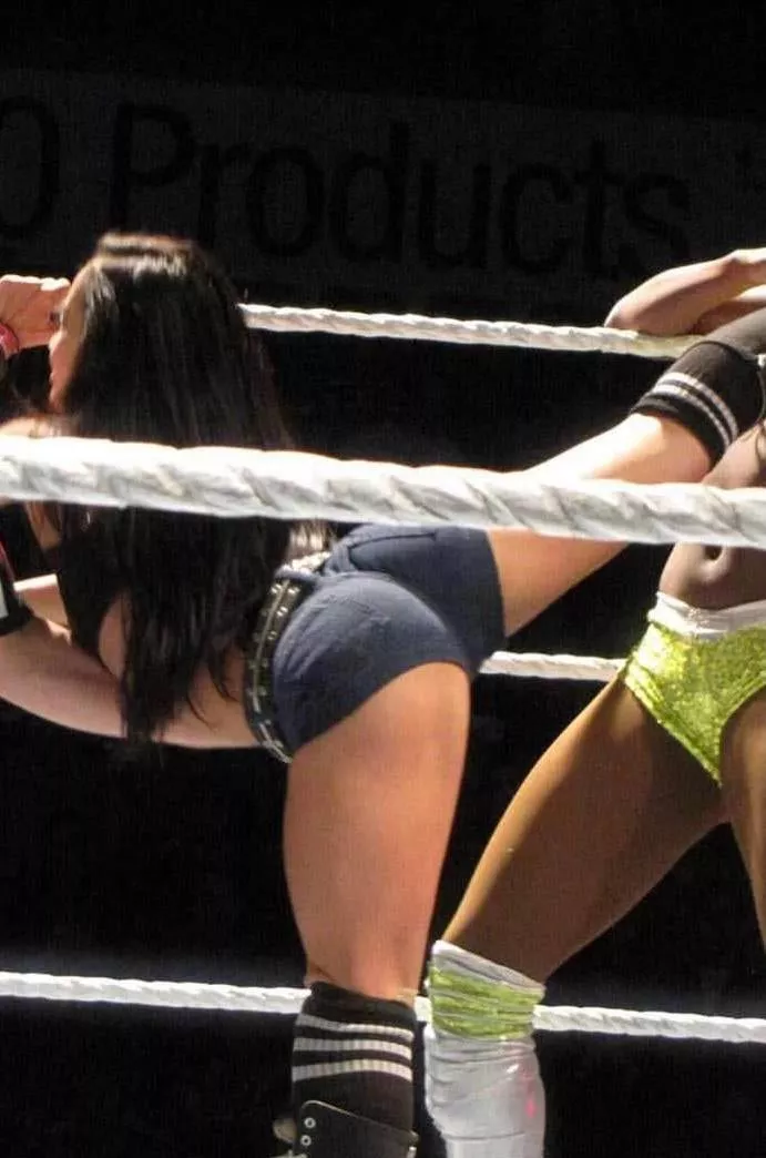 AJ Lee 😋💪🍑