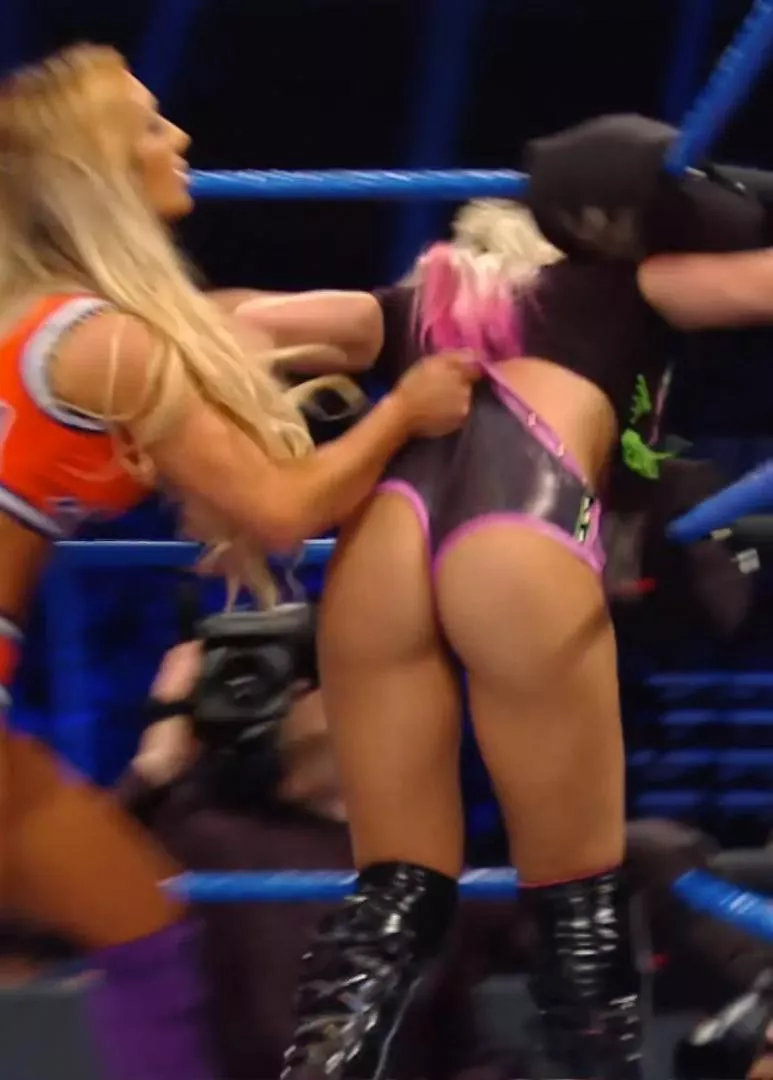 Alexa wedgie