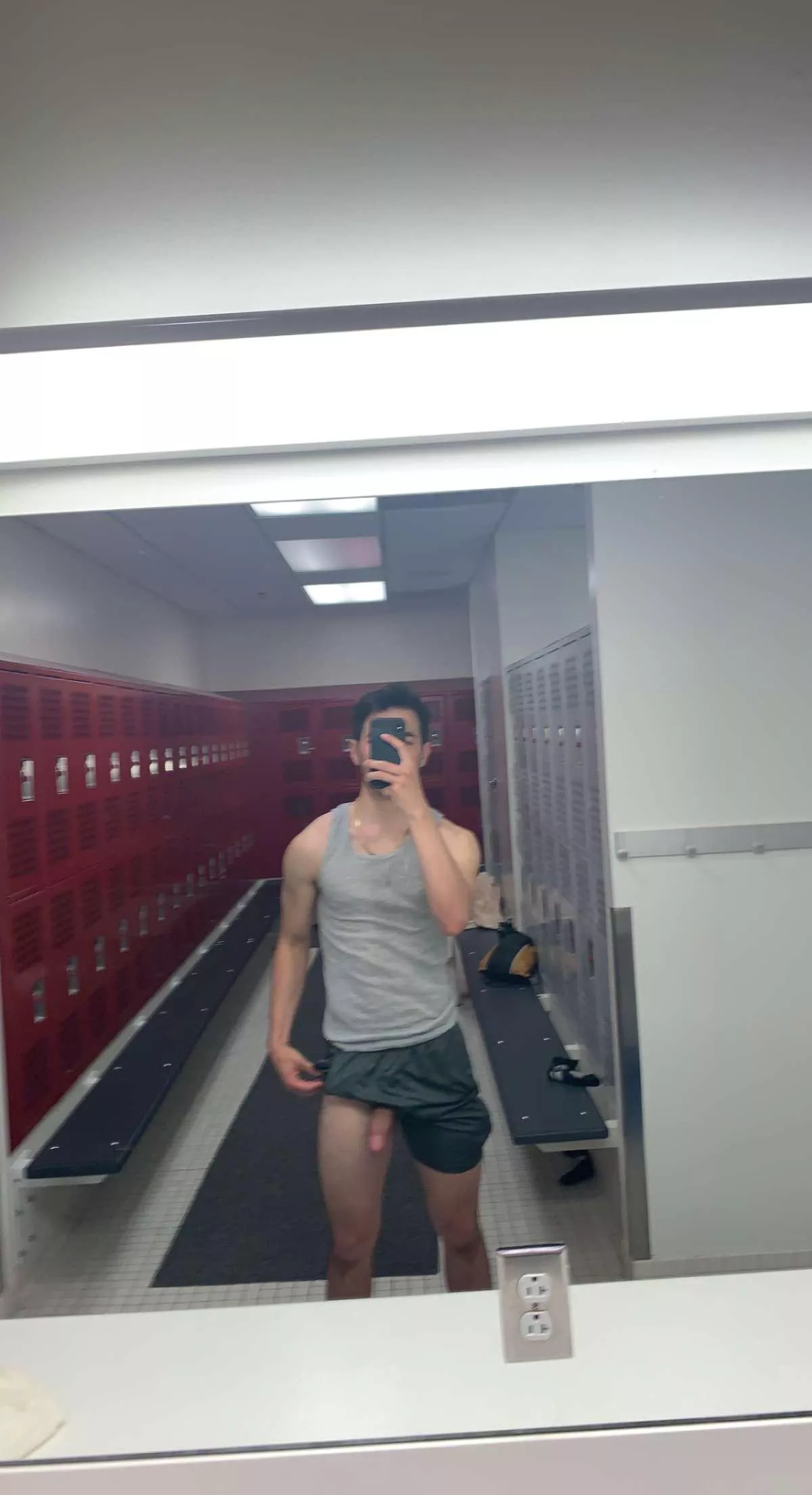 always getting my cock out at the gym ðŸ¤«