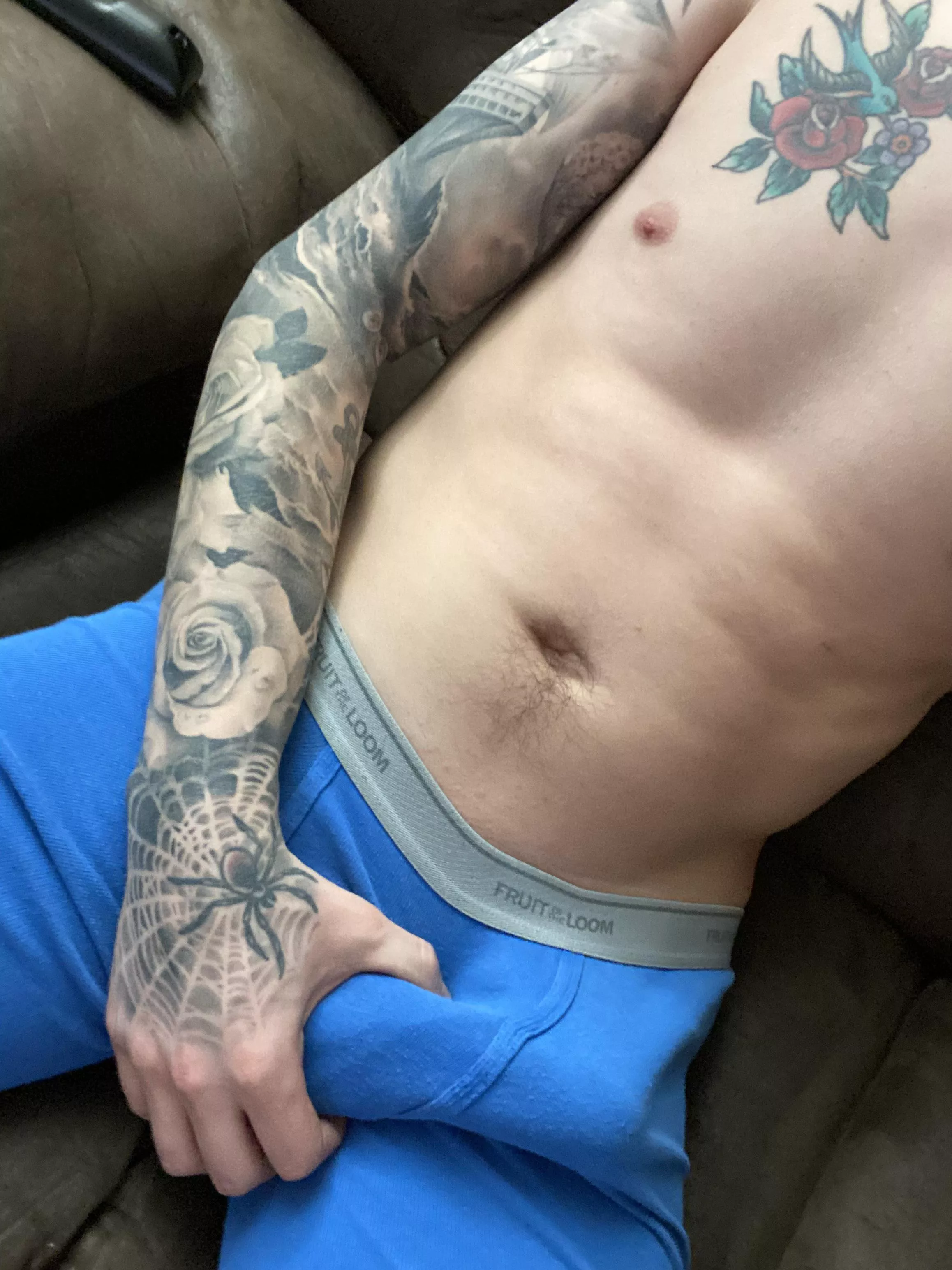 Always open to customs, daily posts, lengthy vids, come join the fun! OF LINK BELOW🗡