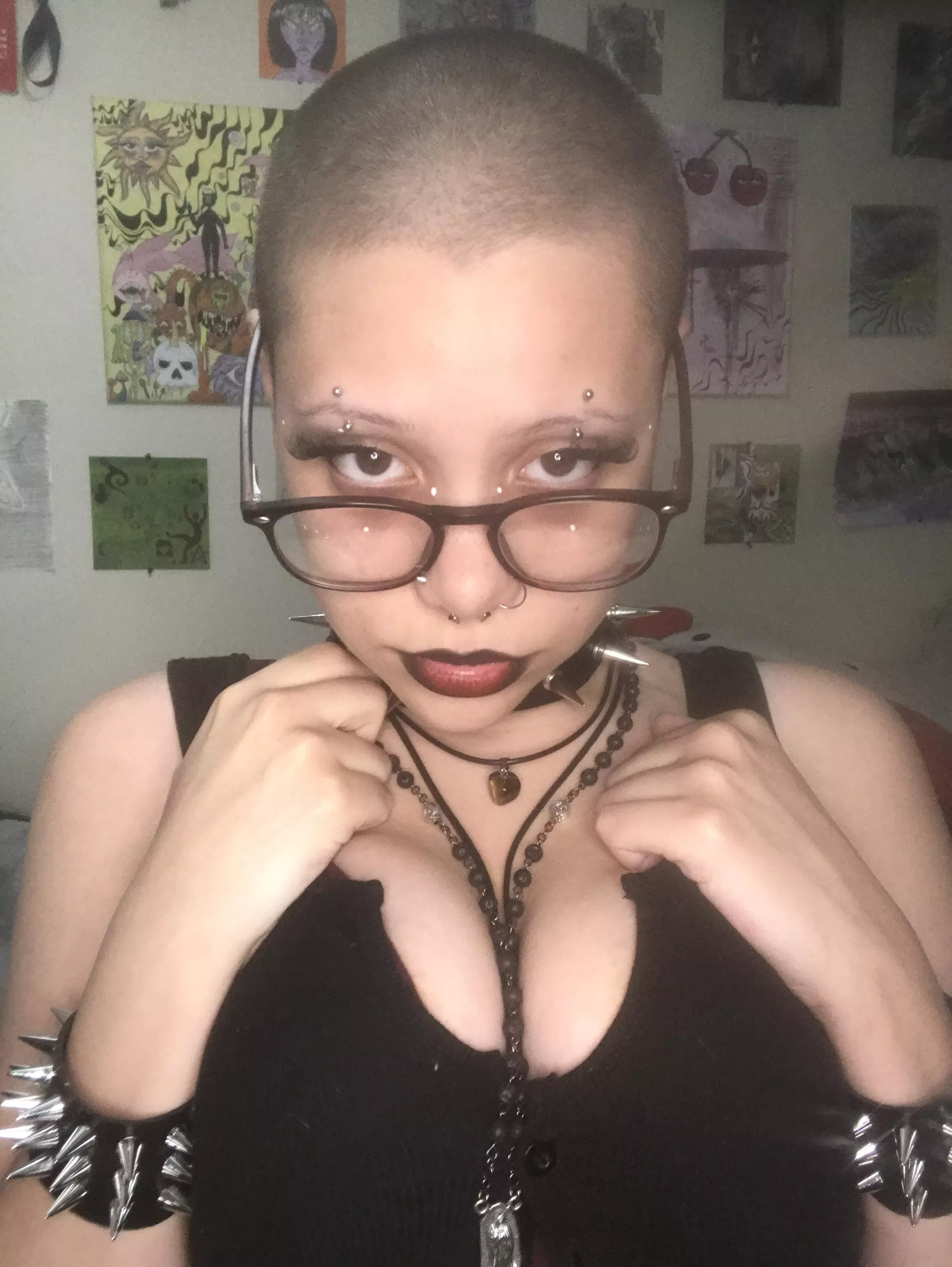 am i cute enough to be your bald goth gf?