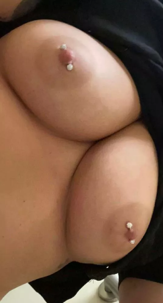 Amateur wife tits [image]