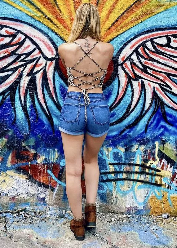 An angel in short shorts