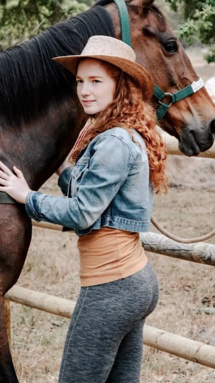 Annalise Basso finally showing her cake