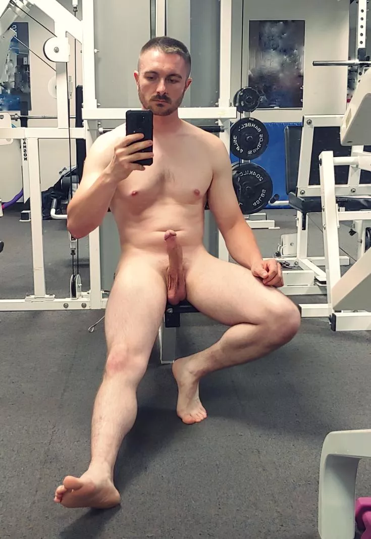 Another gym selfie 🍆