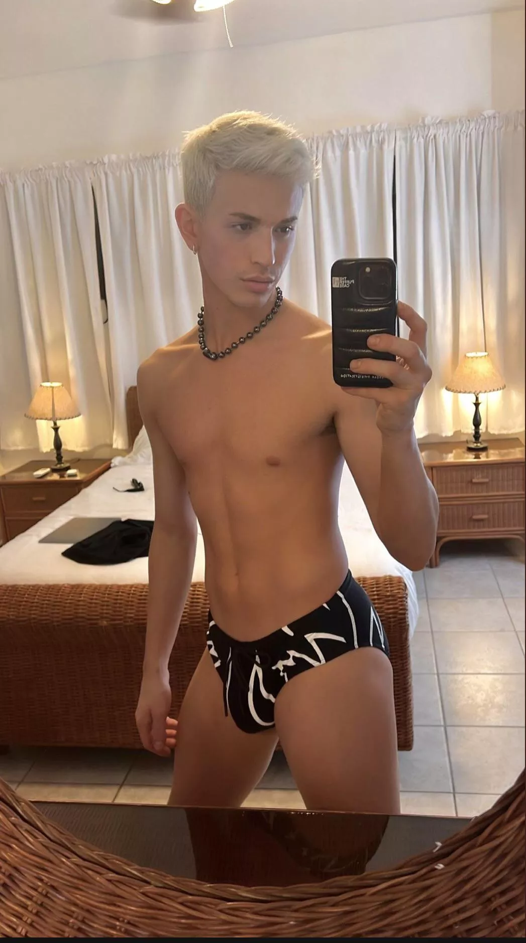 Another pic of Aquaria (from her Twitter)