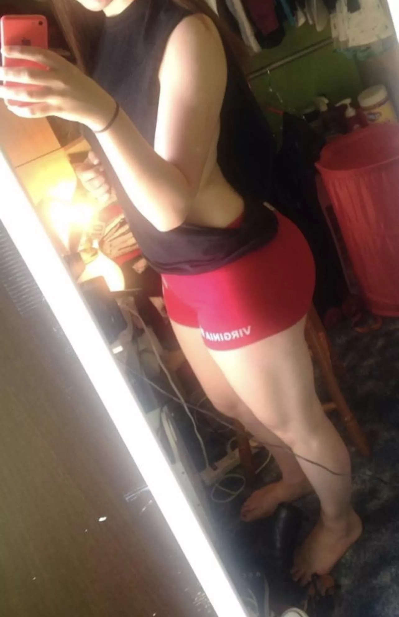 Another throwback because you guys really liked to cum into my dms and tell me how the legging shorts made you feel. Happy stroking on hump day 😈 i wonder if anyone would leave a hand print on my big white ass the same color as my shorts 👅 😏