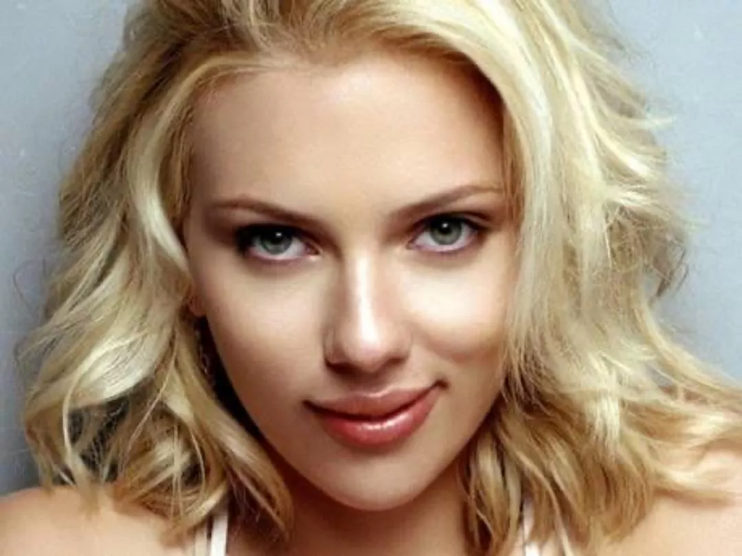 Any buds interested in a bi rp for Scarlett Johansson?