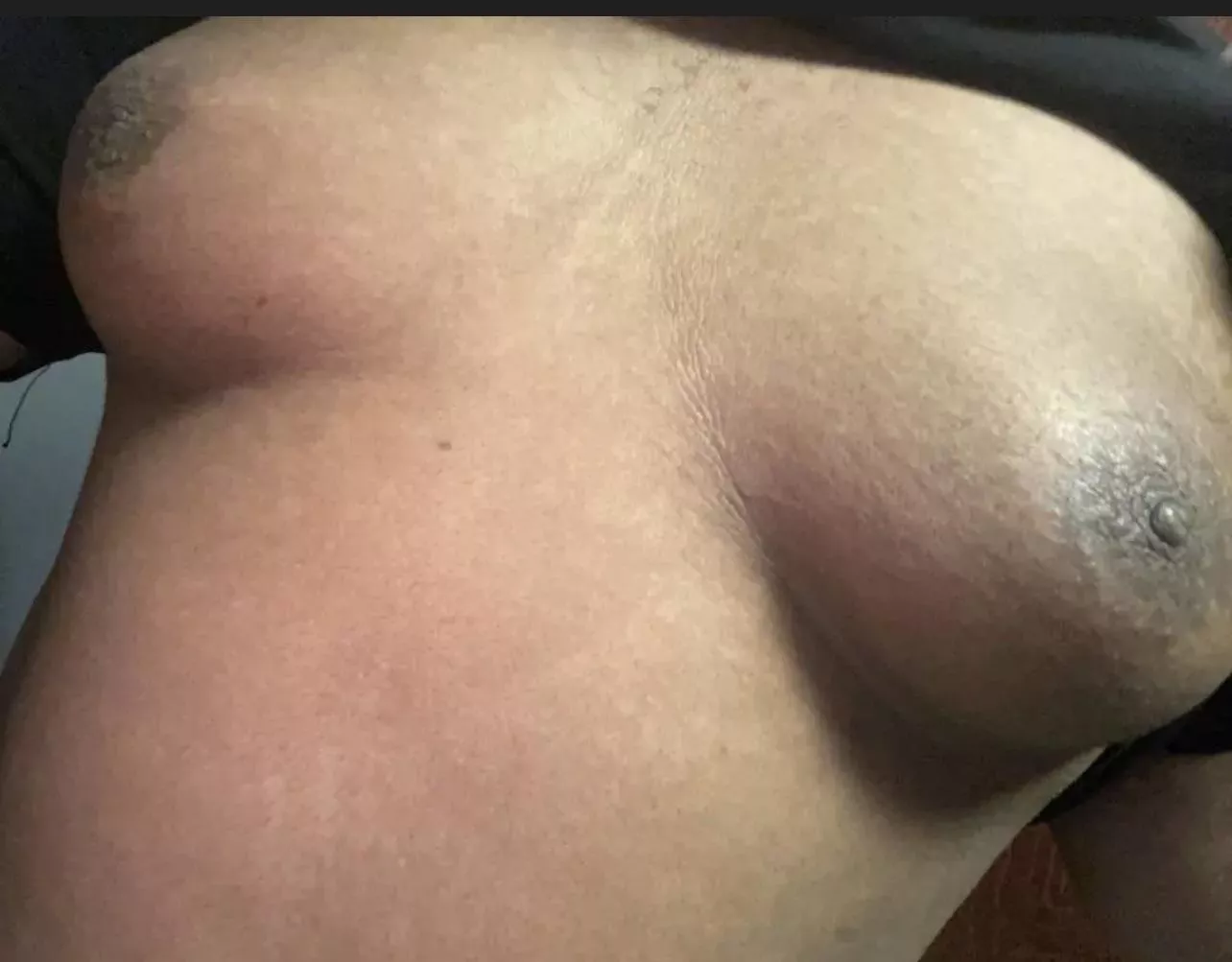 any chubs with nipple fetishes or want to watch porn together? (im uncut) hit my dm