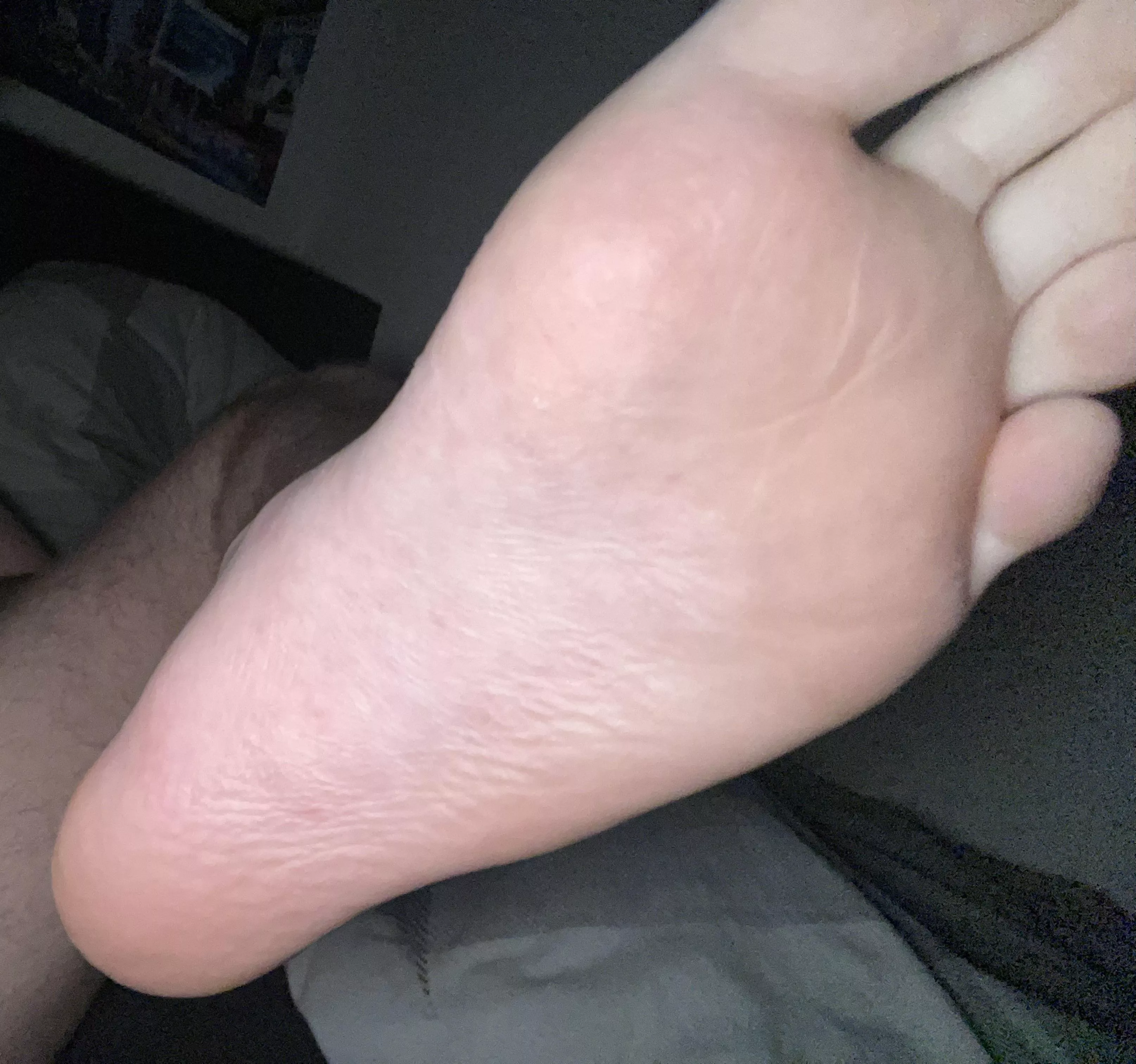 Any daddy’s here that like size 12 twink feet😏