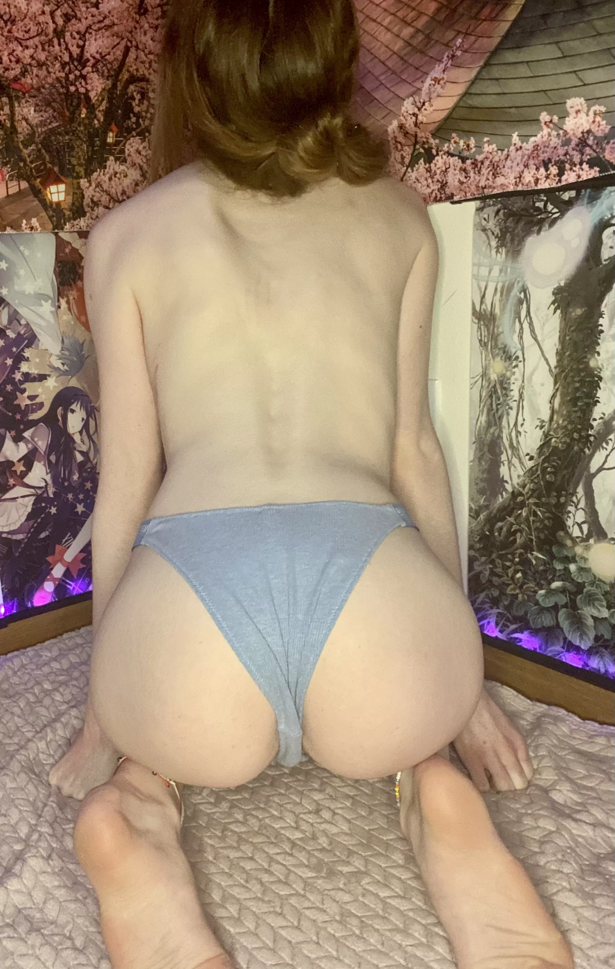 any guys on jerking off to my cute butt hehe :3