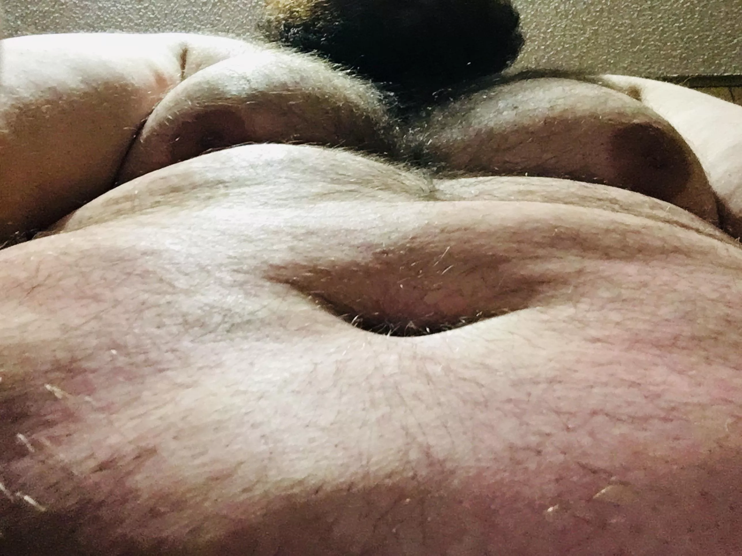 Any ladies here like big hairy guys like myself? Let’s chat. (30) Louisiana