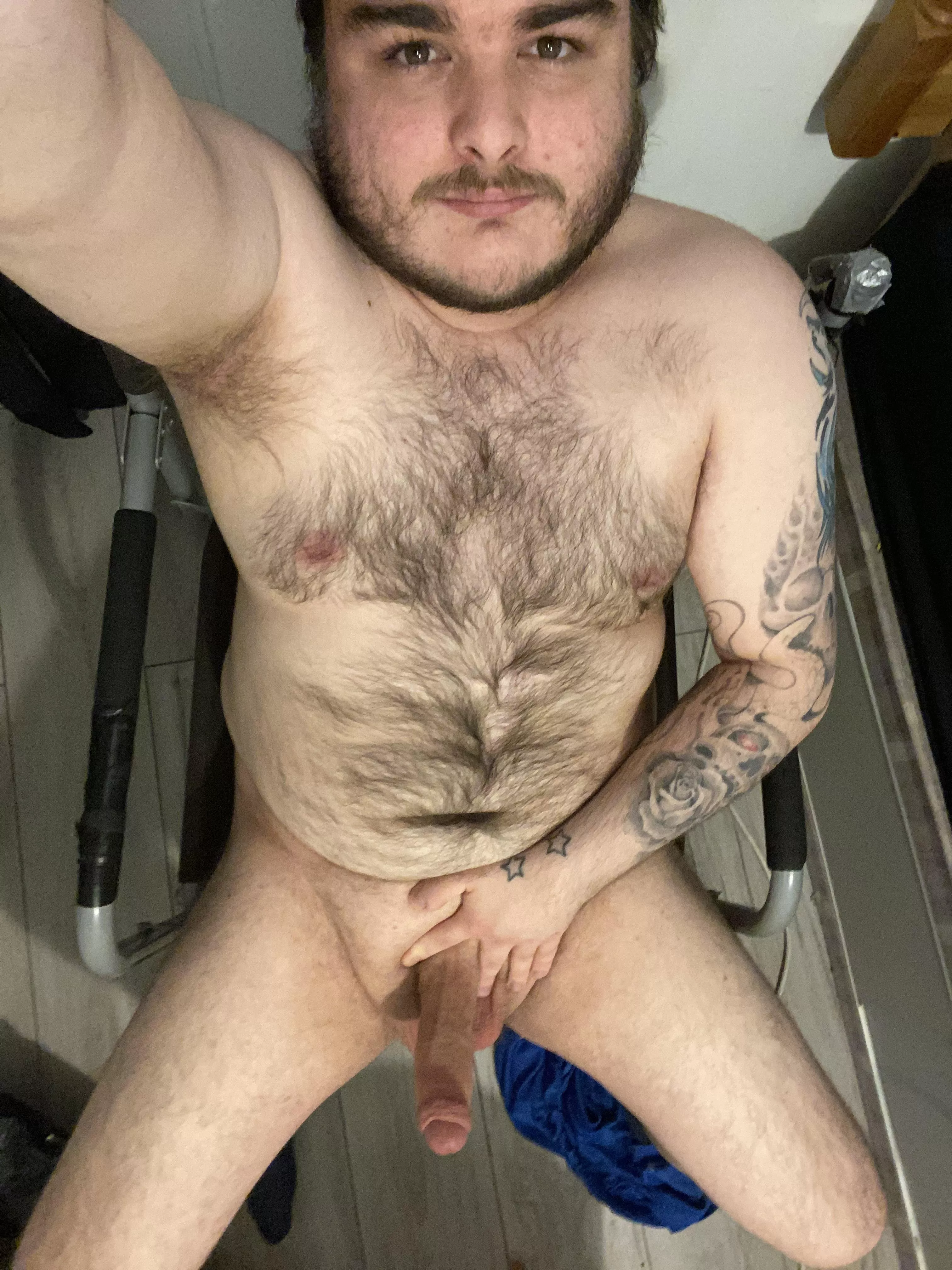 Any ladies like their guys thicc and hairy?