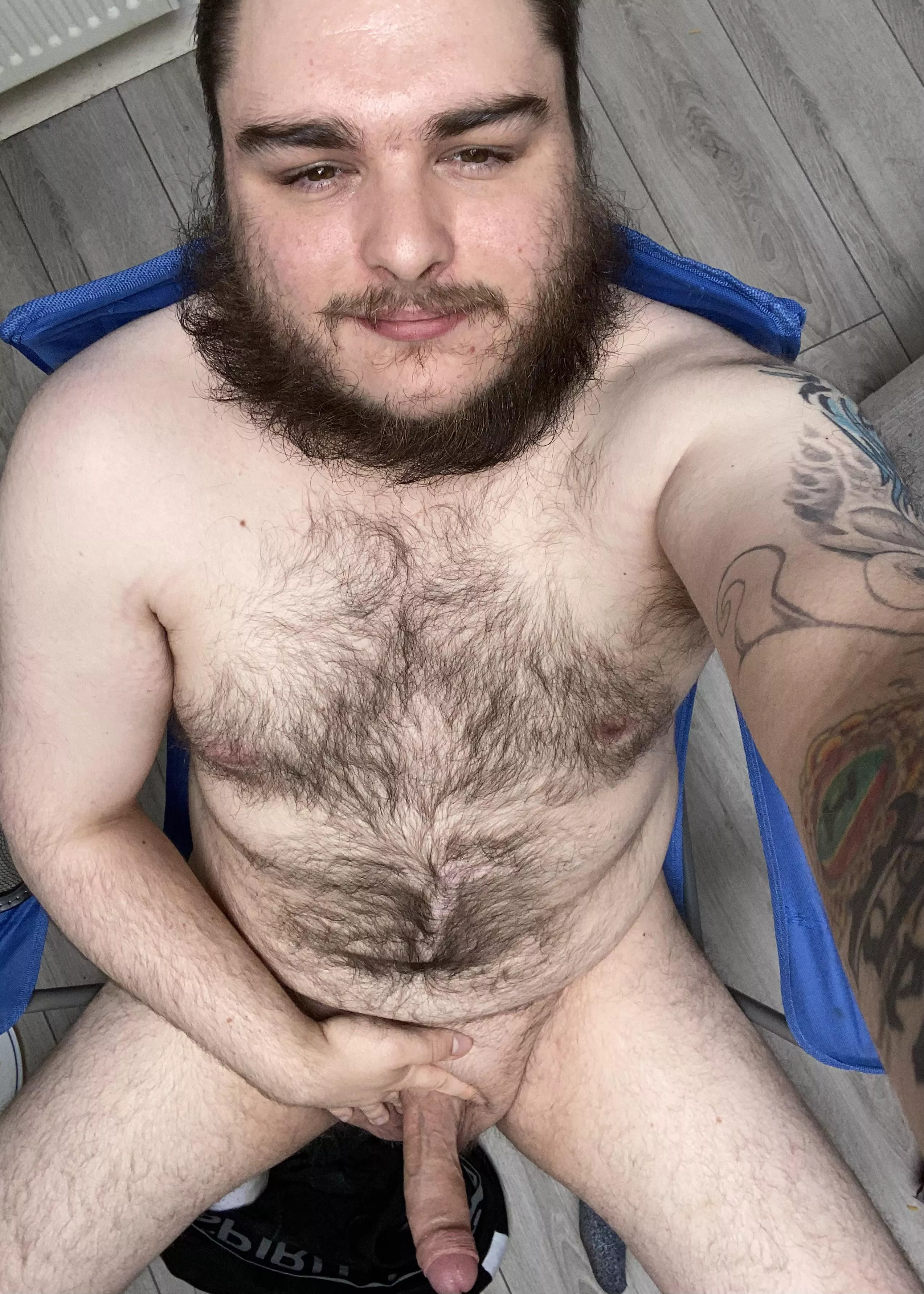 any ladies wanna take a thicc hairy guys virginity?