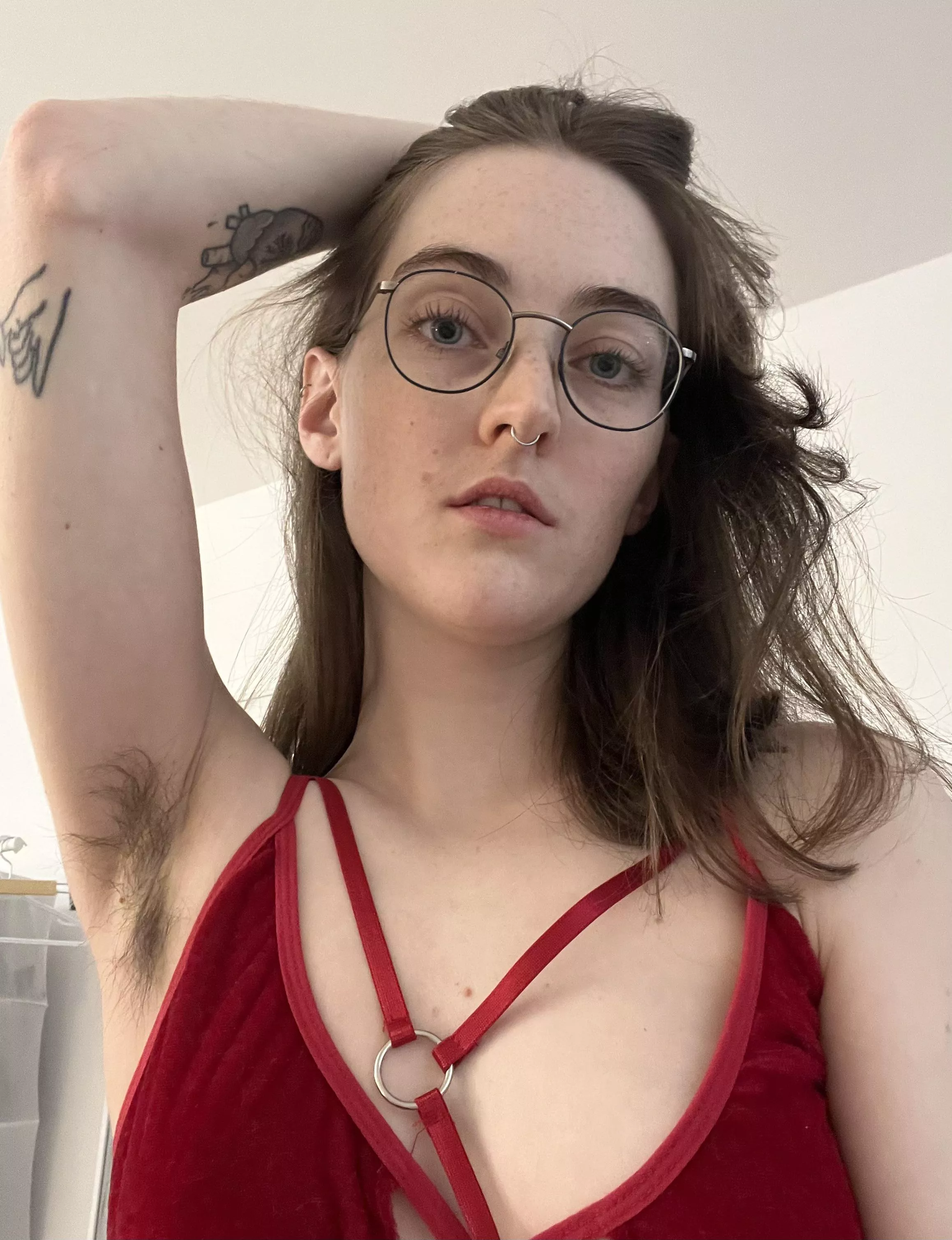 Any love for hairy armpits? 🤭