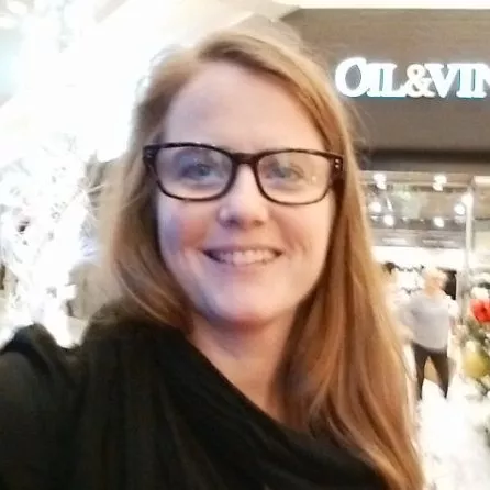 Any one with a thing for milfs in glasses?